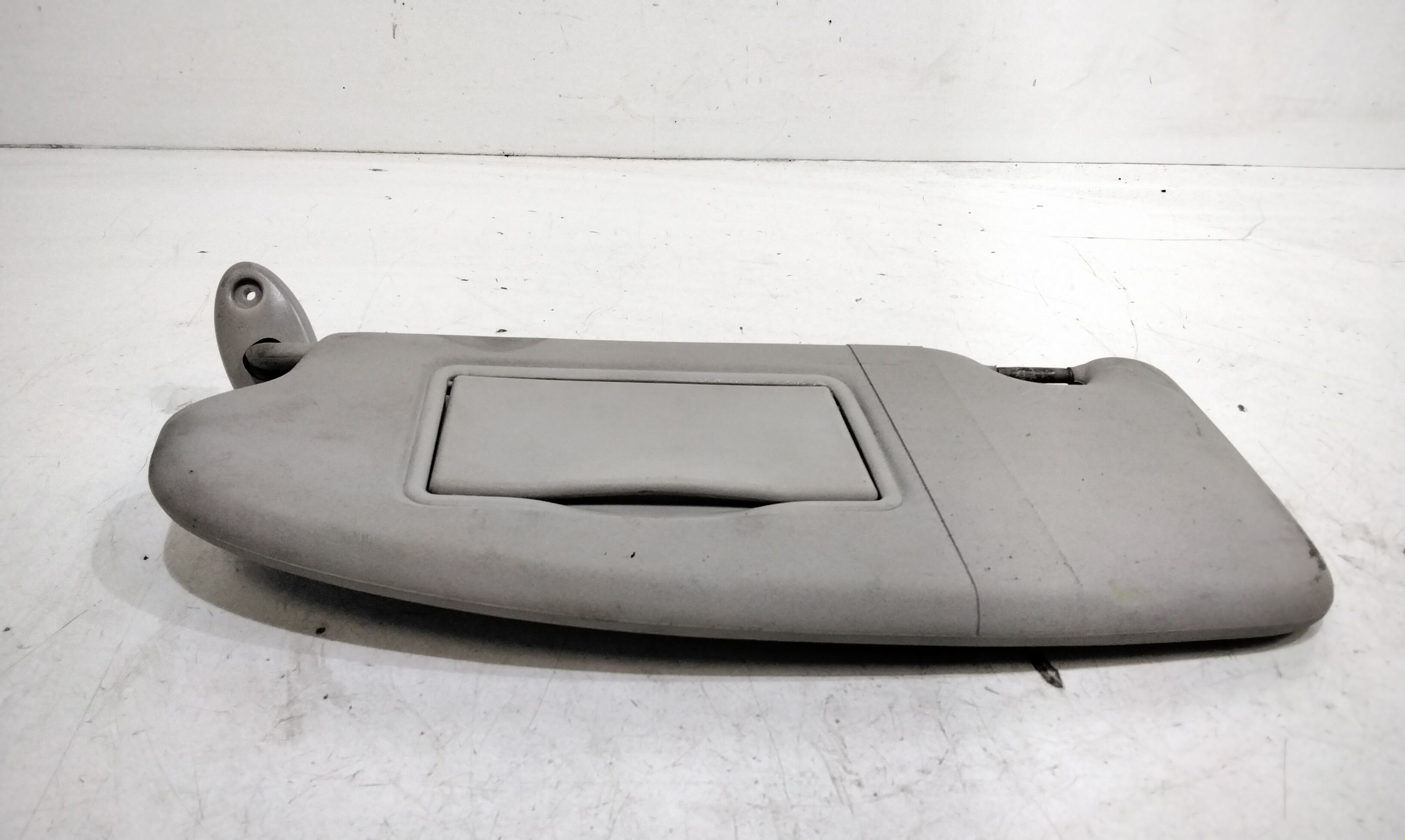 Aletta Parasole Parabrezza Sinistro 1700319 Usato