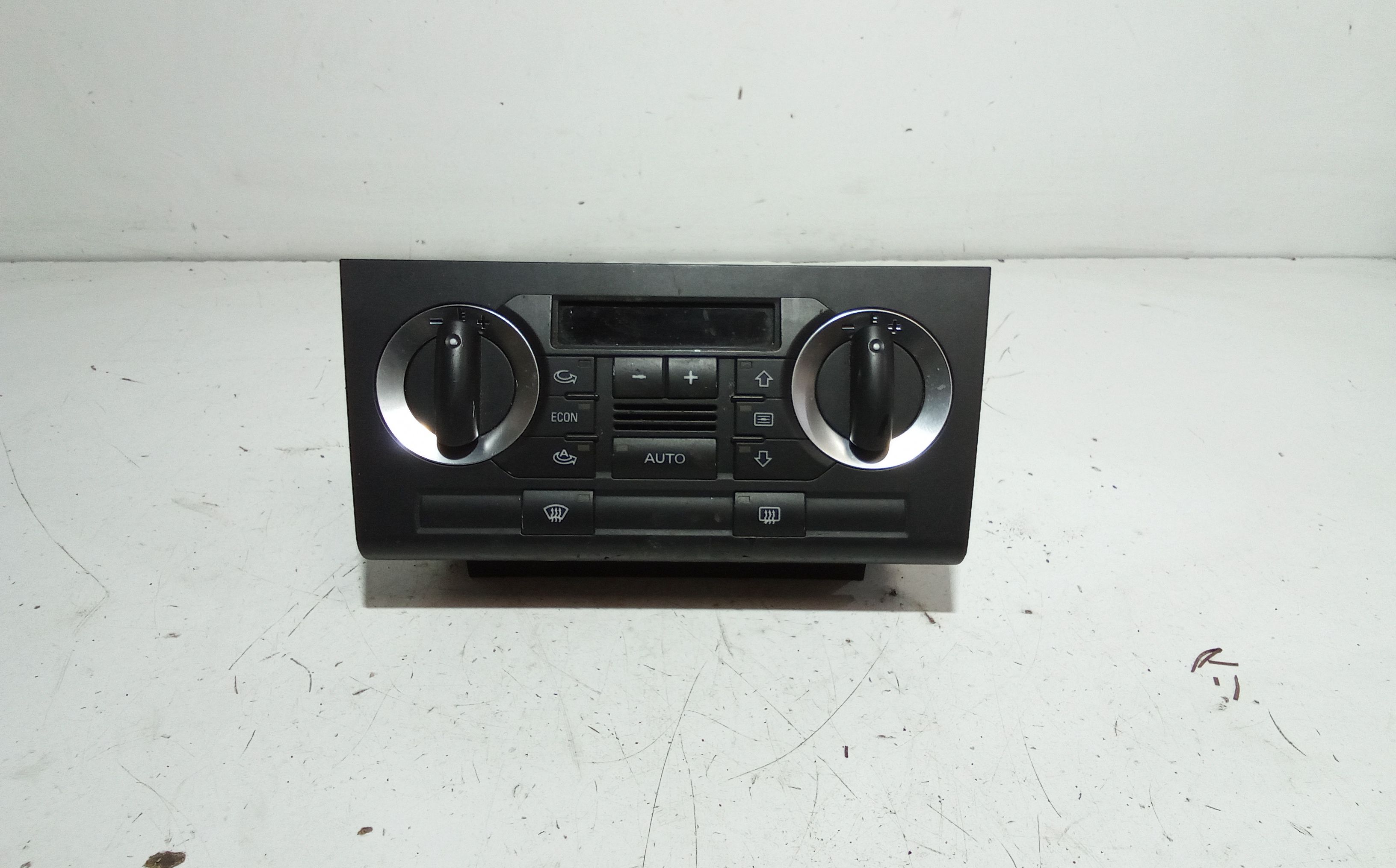 Blocco Comando Climatizzazione 8P0819047F5PR Usato