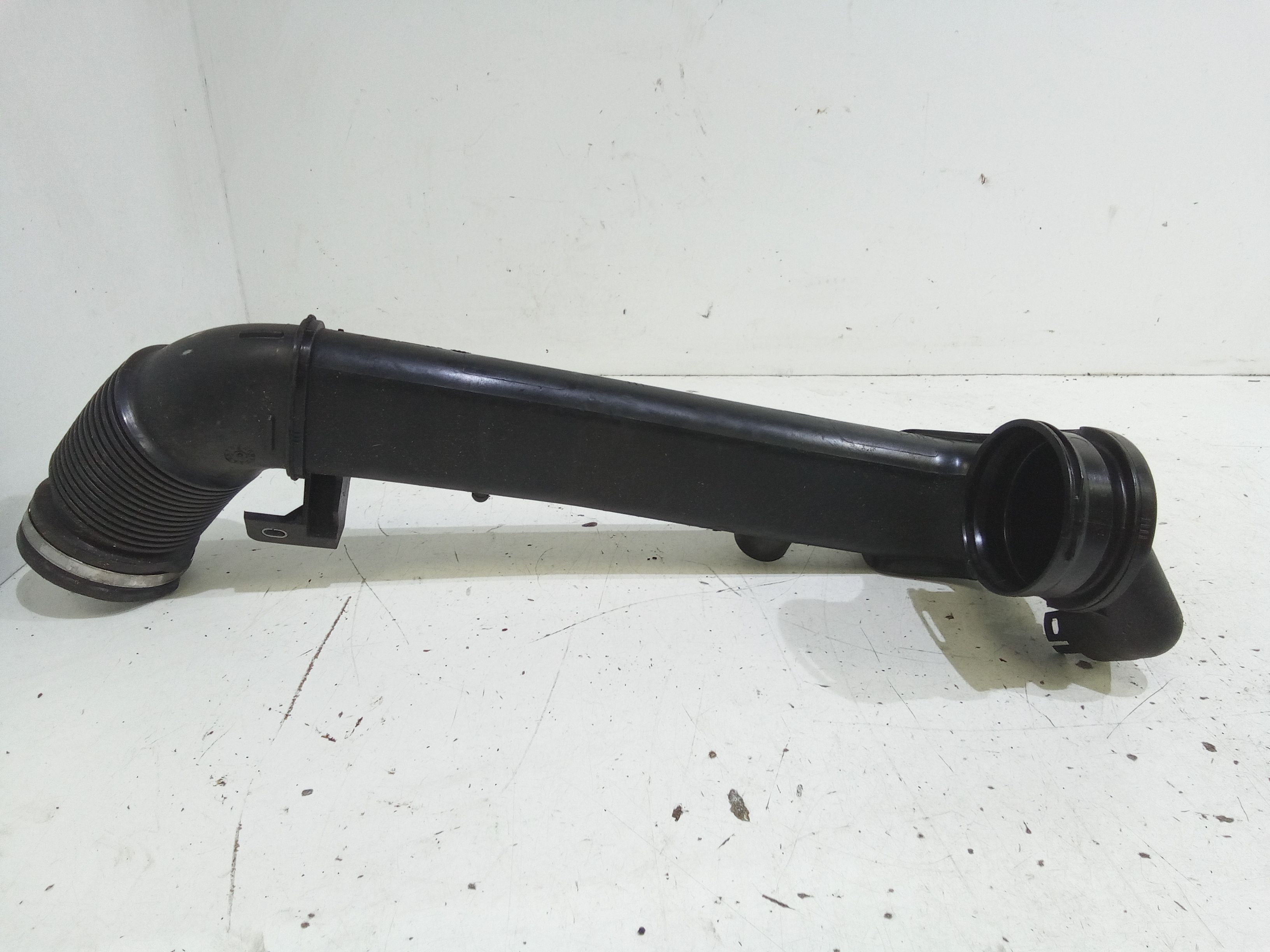 Tubo Entrata Scambiatore Aria/aria 13718655836 Usato