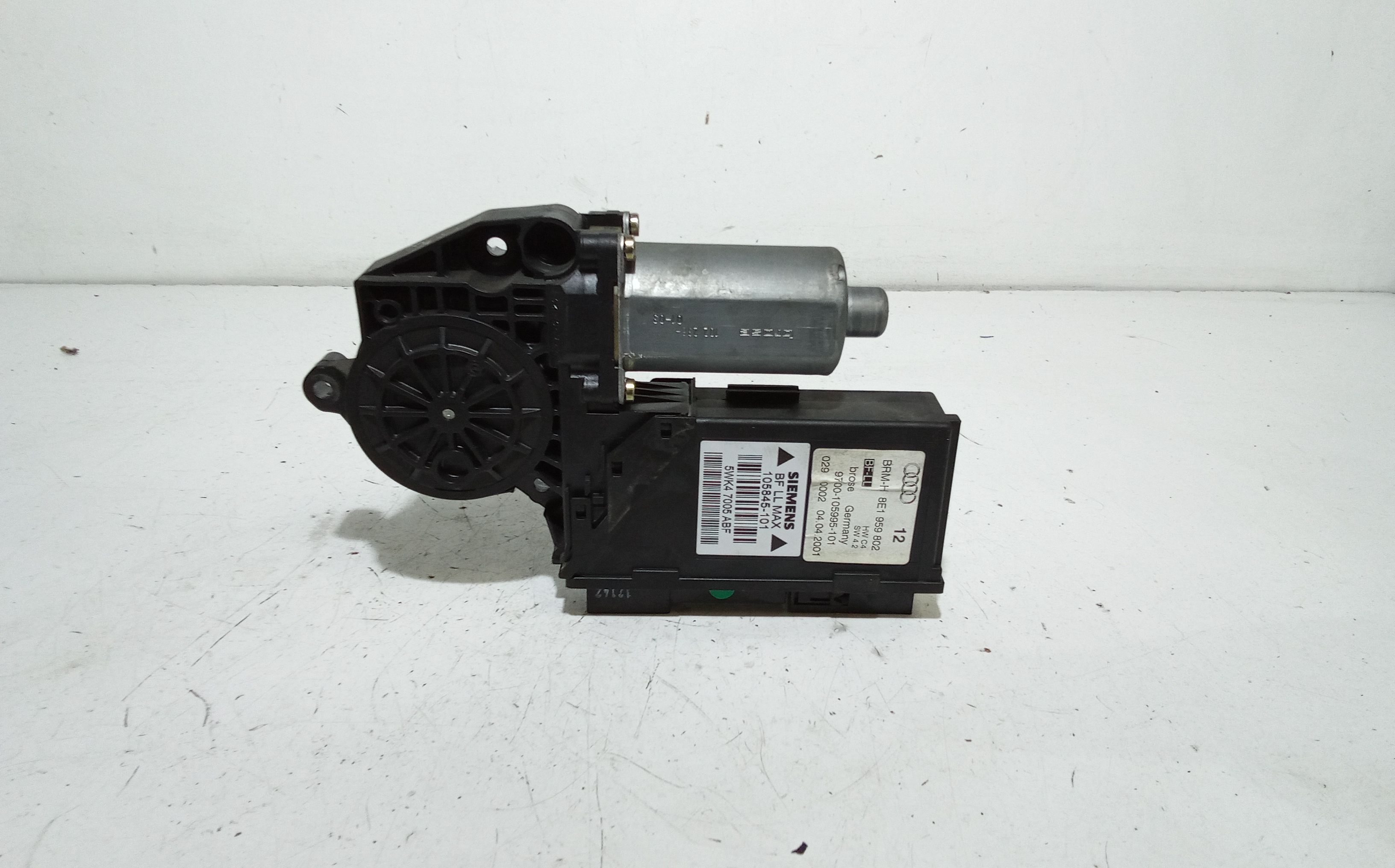 Motorino Alzacristallo Porta Ant. Destro 8E1959802G Usato