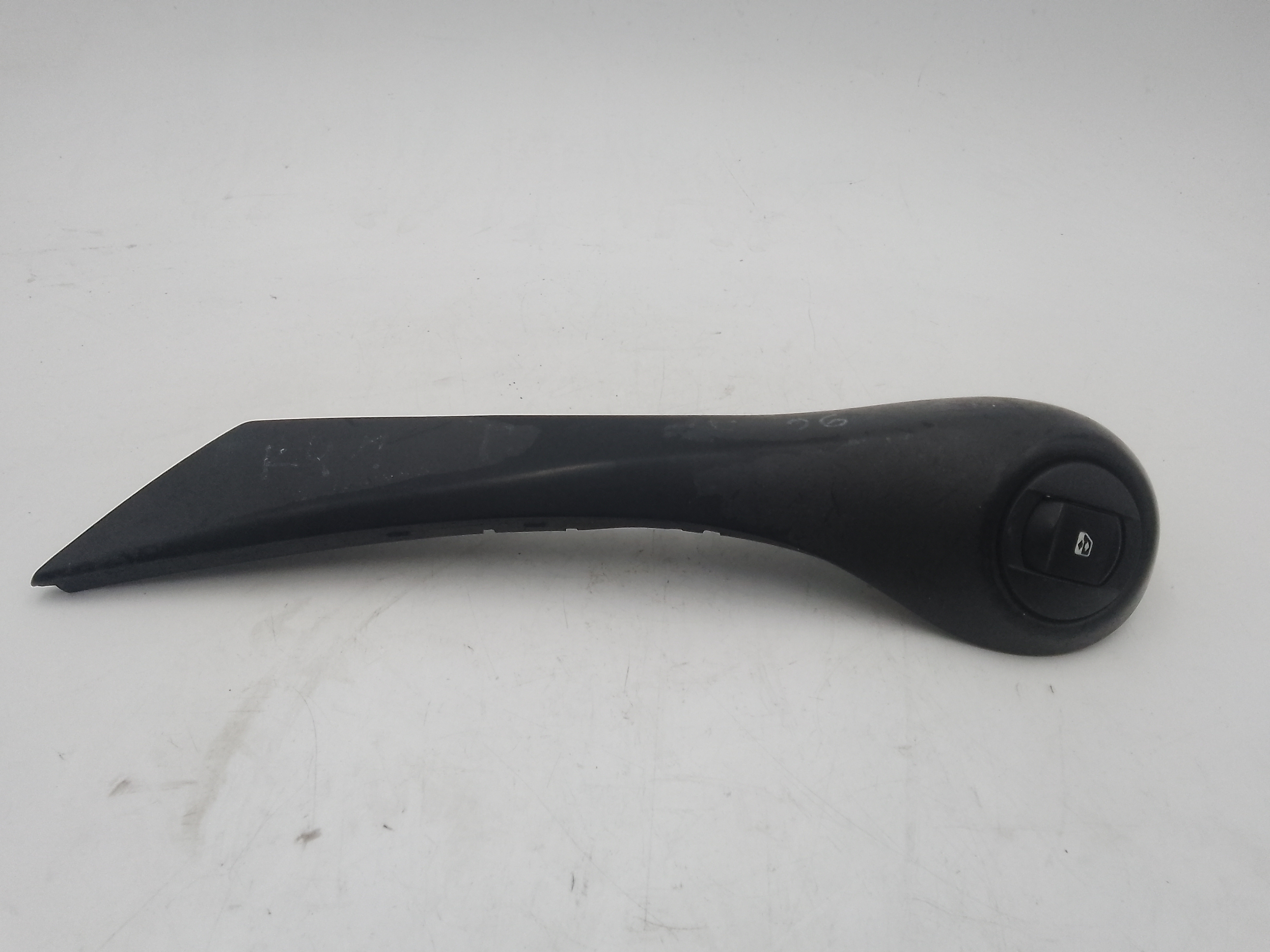 Interruttore Alzacristalli Porta Ant. Destro 8200170758 Usato