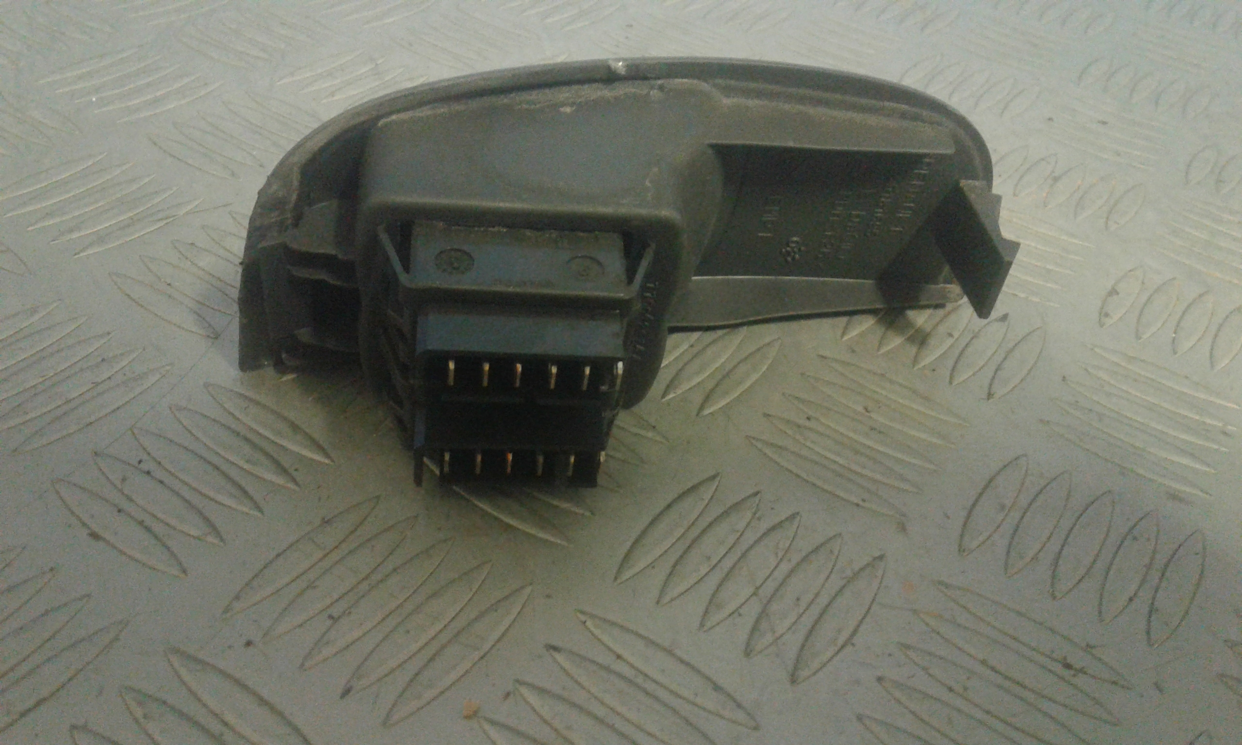 Interruttore Alzacristalli Porta Ant. Sinistro 8200108269 Usato