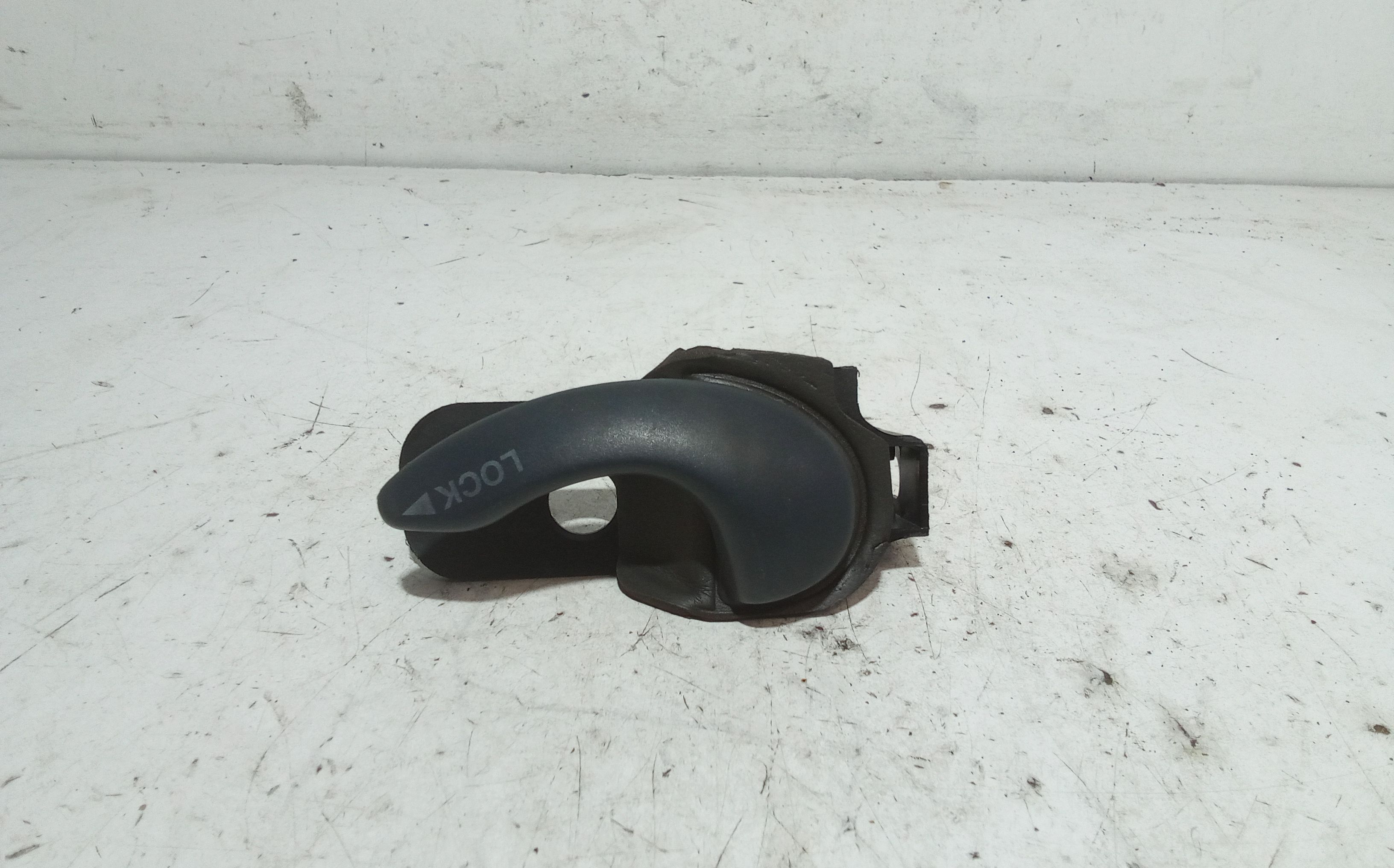 Maniglia Int. Apertura Porta Ant. Sinistro 735420506 Usato