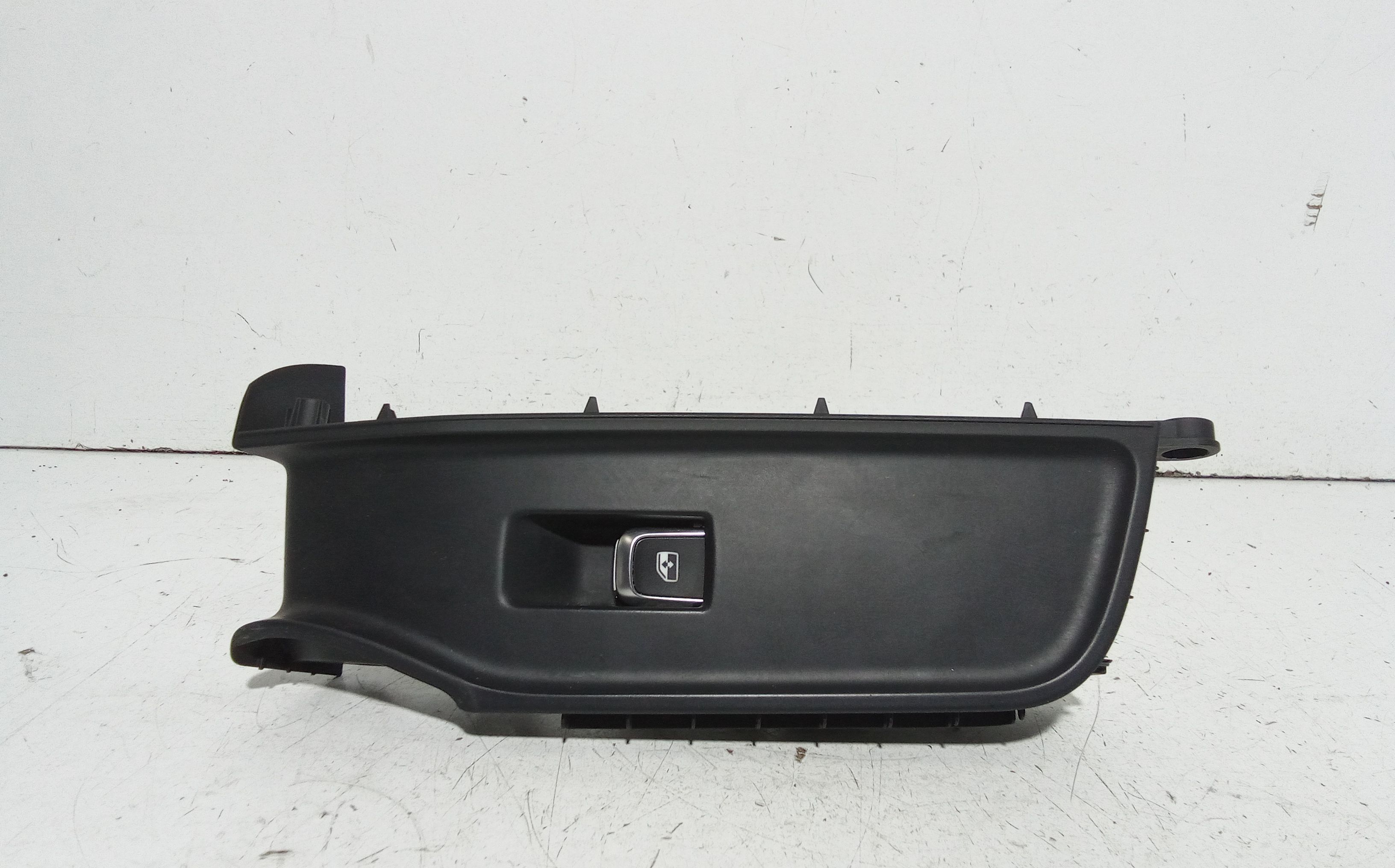 Interruttore Alzacristalli Porta Ant. Destro Usato