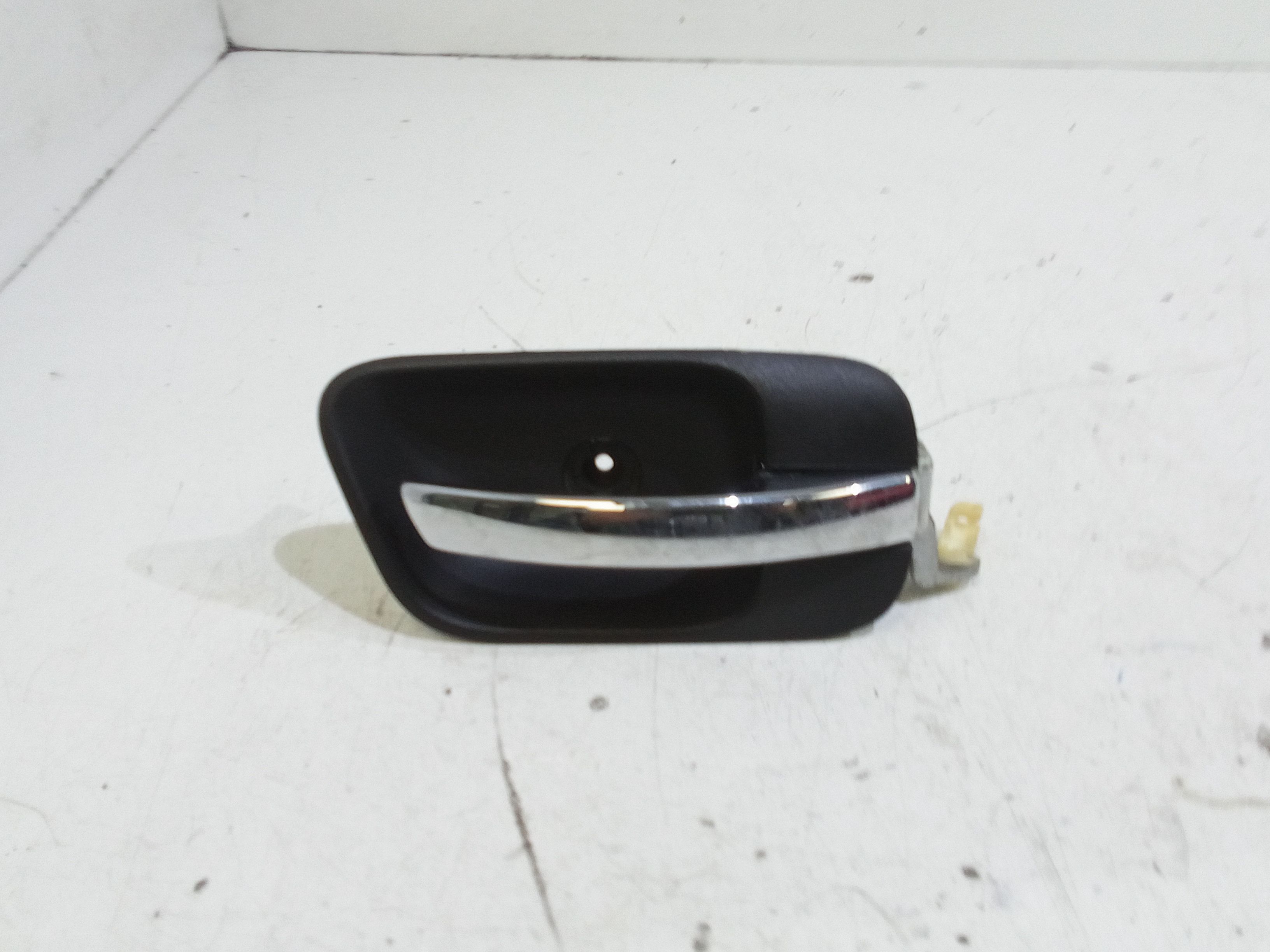 Maniglia Int. Apertura Porta Post. Destro K1LF88XDVAA Usato