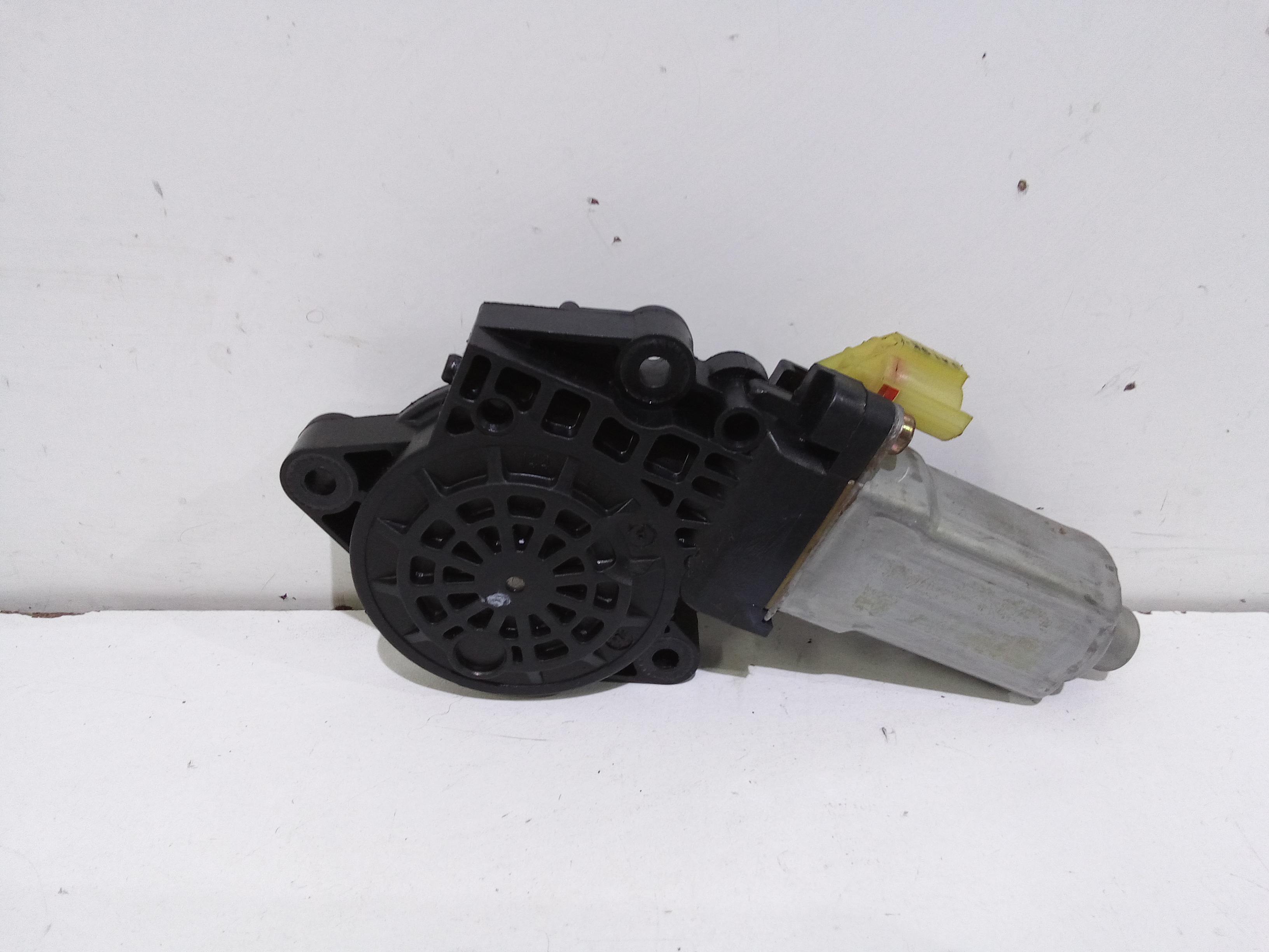 Motorino Alzacristallo Porta Post. Destro 988201F100 Usato