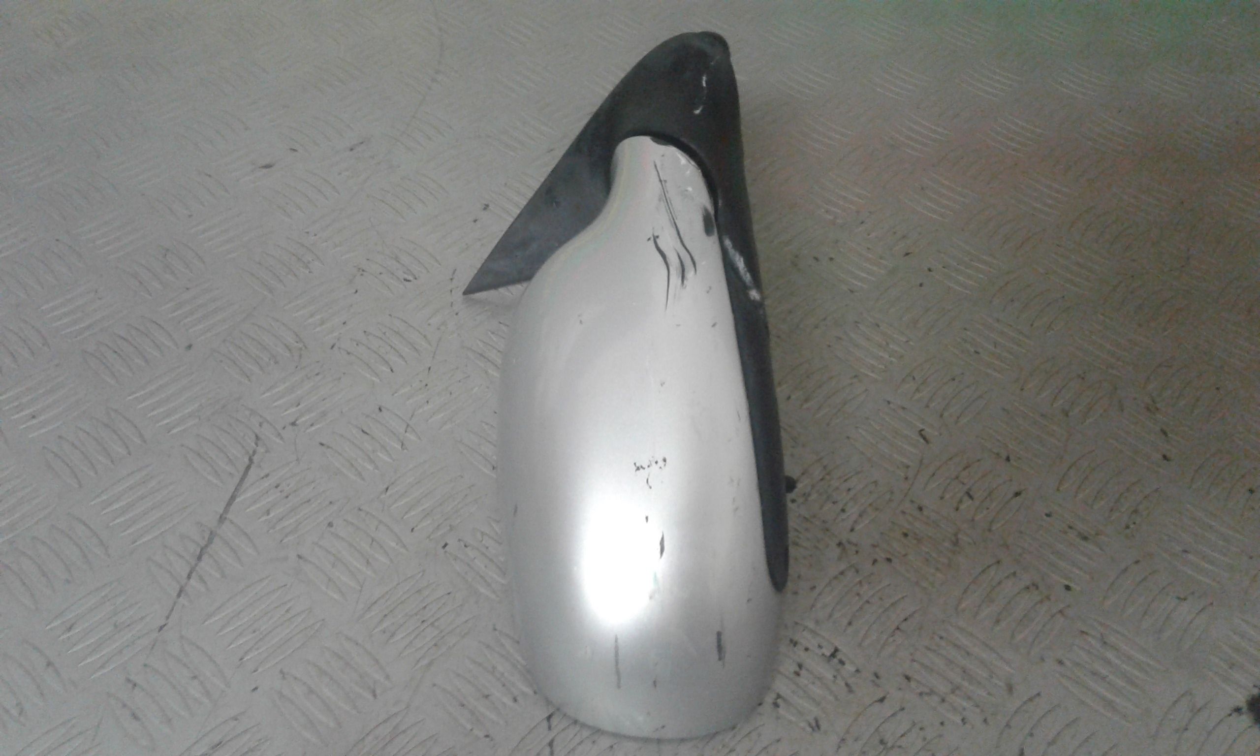 Retrovisore Est. Destro Usato