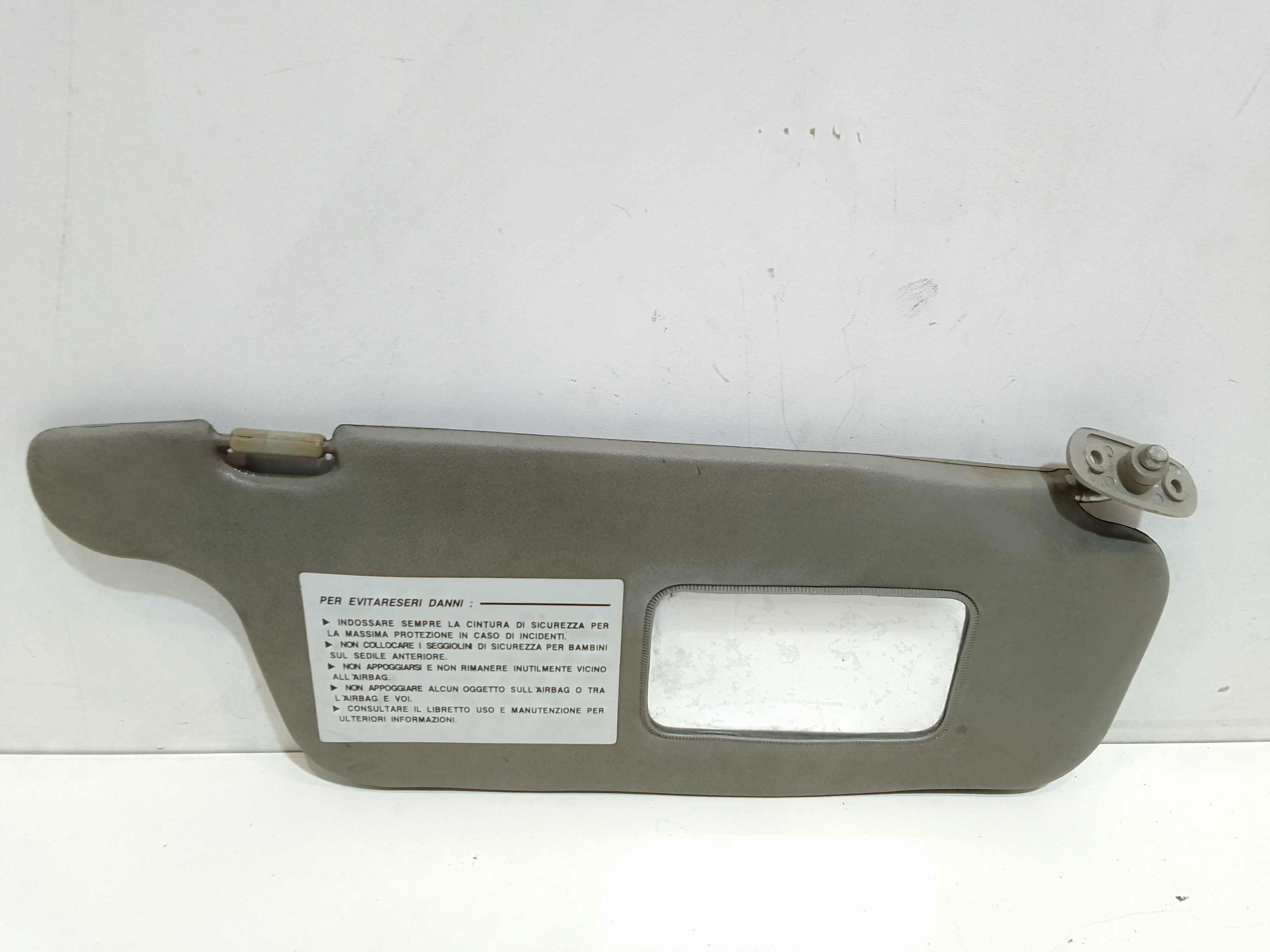 Aletta Parasole Parabrezza Destro 8520202500OB Usato