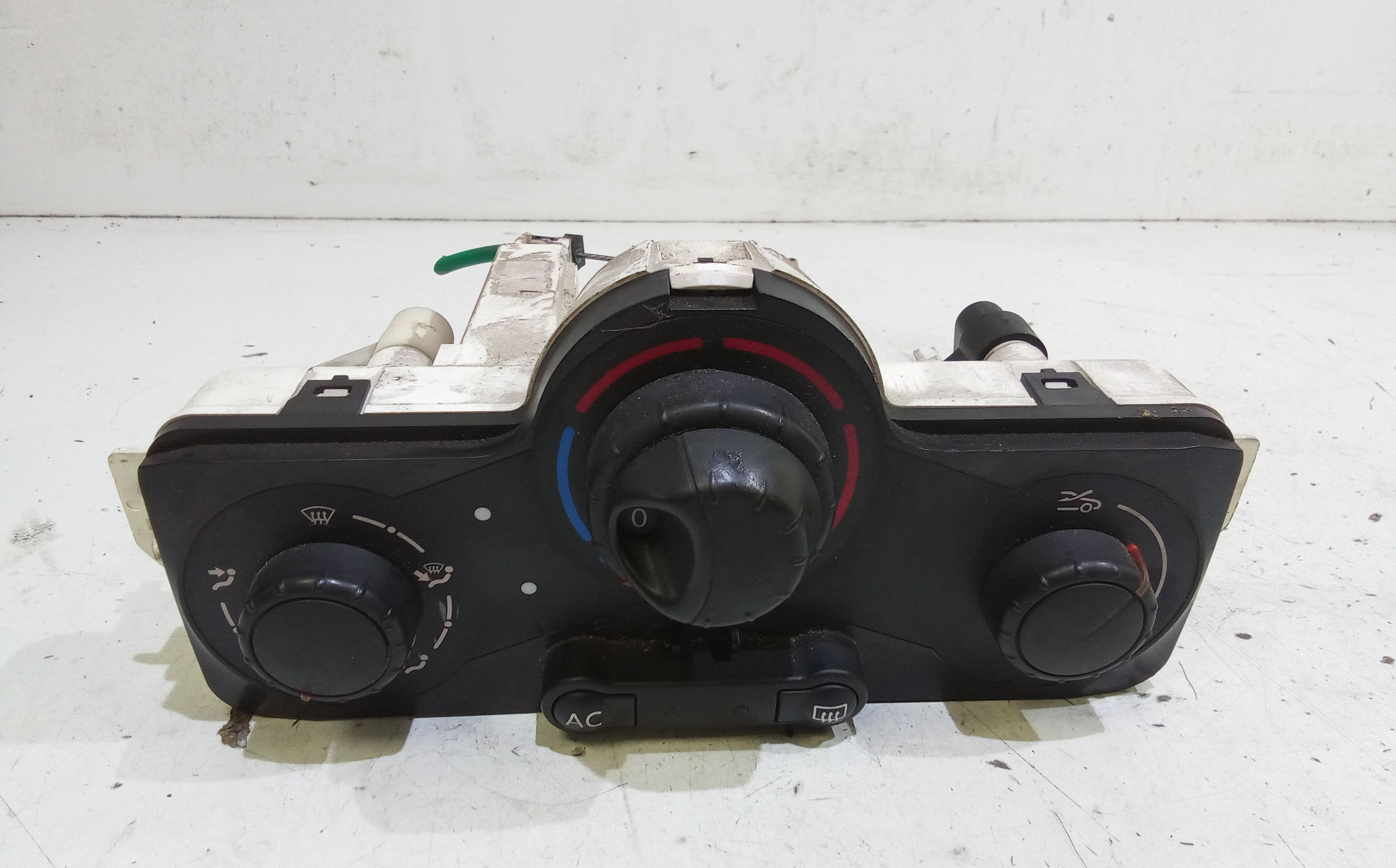 Blocco Comando Climatizzazione 7701070473 Usato