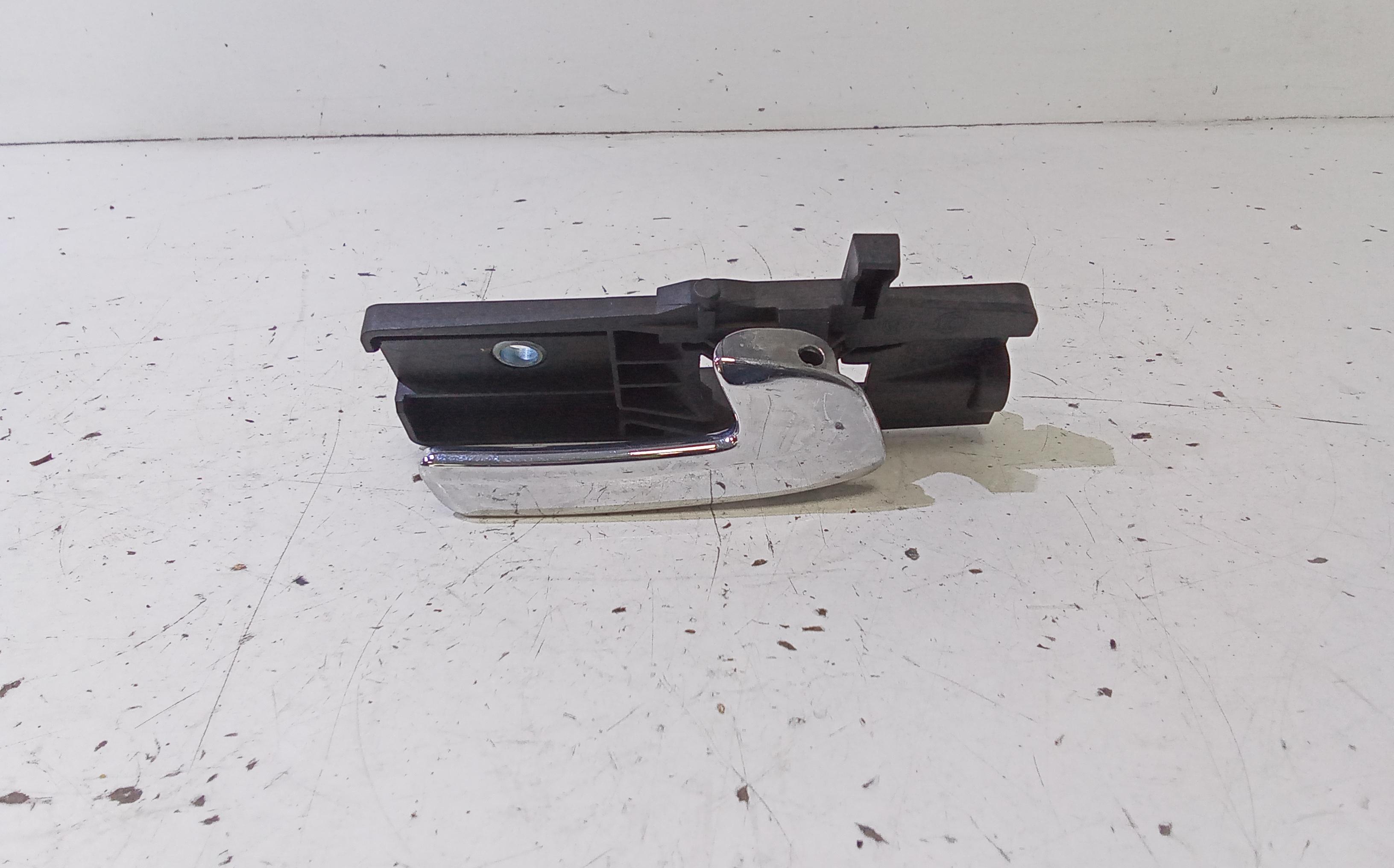 Maniglia Int. Apertura Porta Ant. Destro Usato