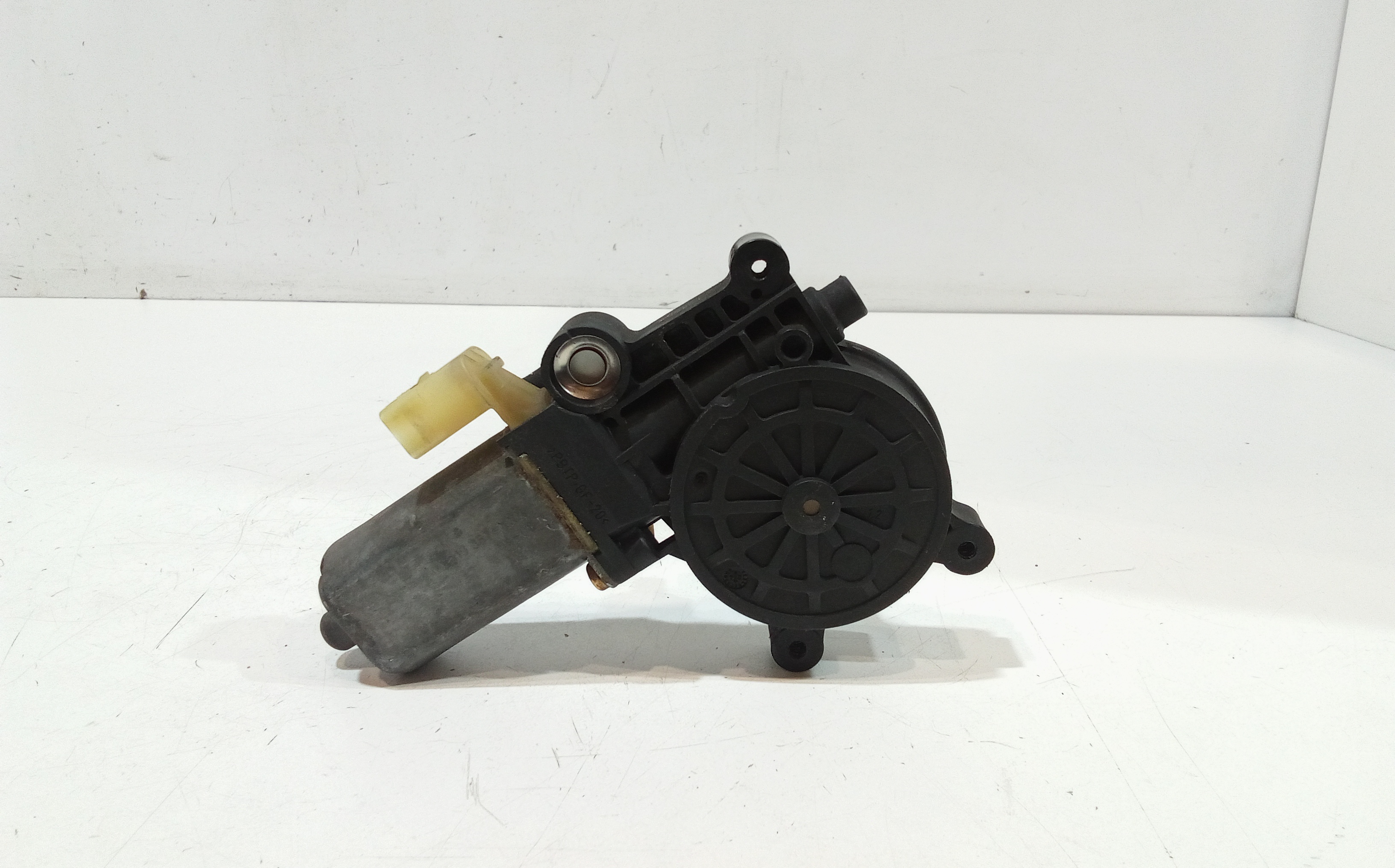 Motorino Alzacristallo Porta Ant. Sinistro Q0002678V004000000 Usato