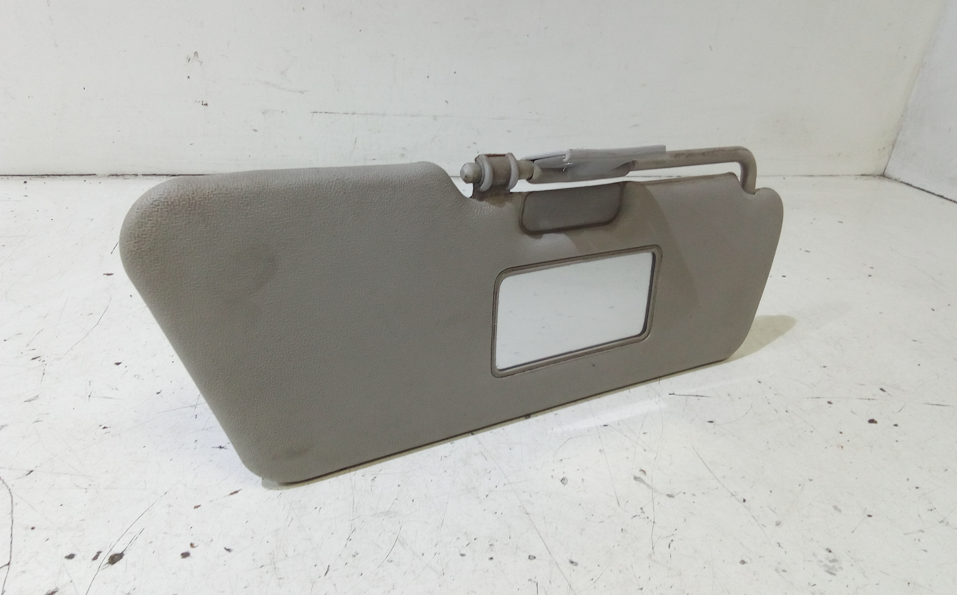 Aletta Parasole Parabrezza Destro 735244339 Usato