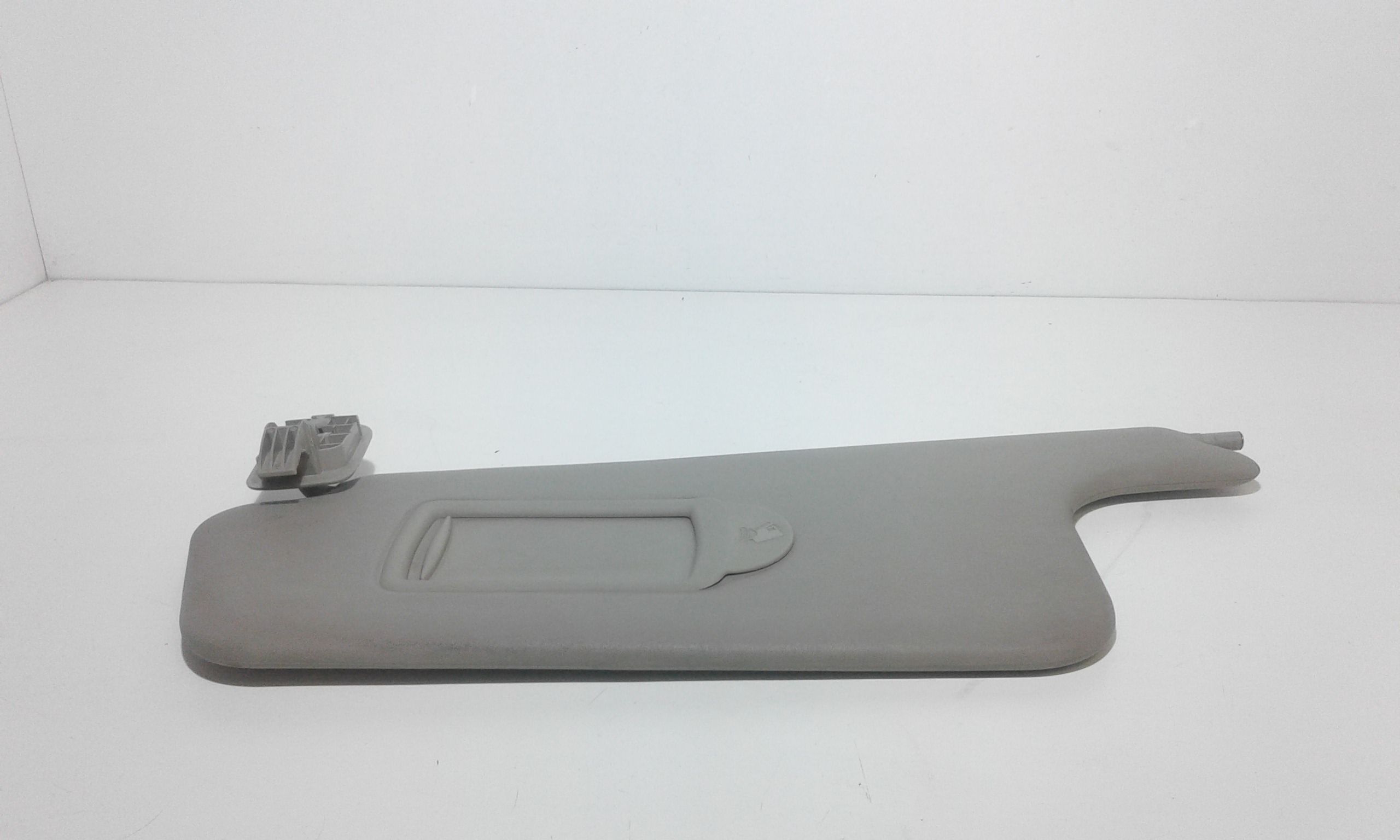 Aletta Parasole Parabrezza Sinistro 8200246824 Usato