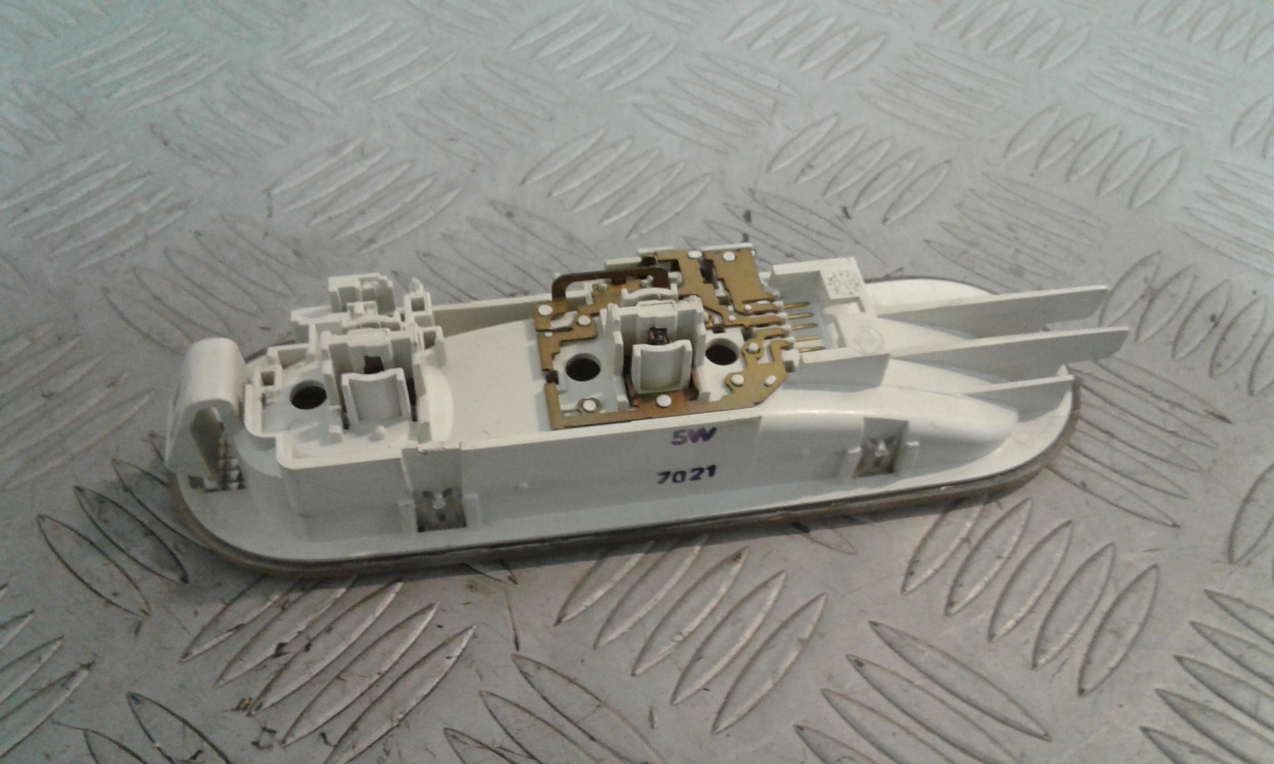 Luce Cortesia Ant. Tetto 8200073231 Usato