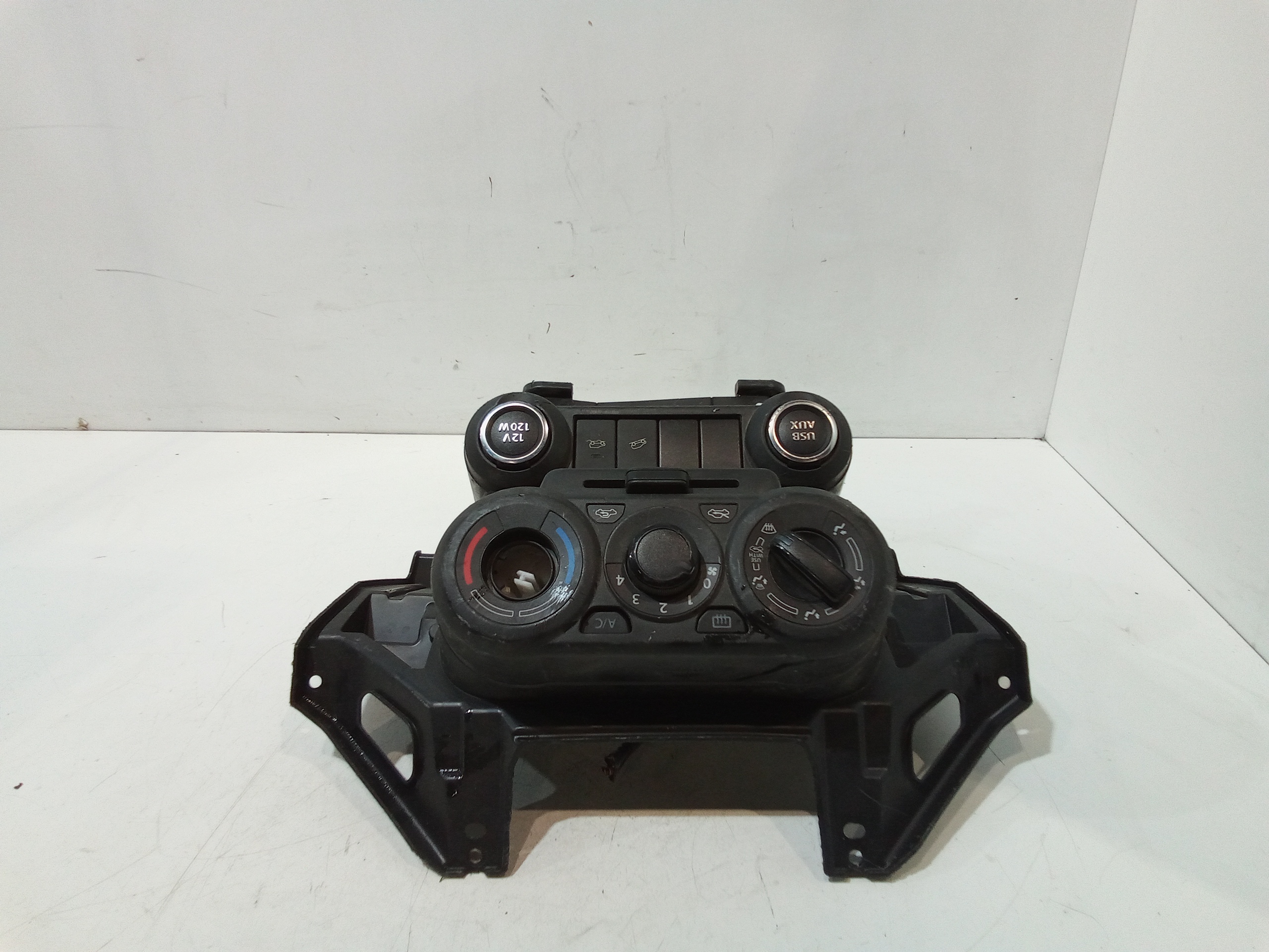 Blocco Comando Climatizzazione 3951062R00CLM Usato