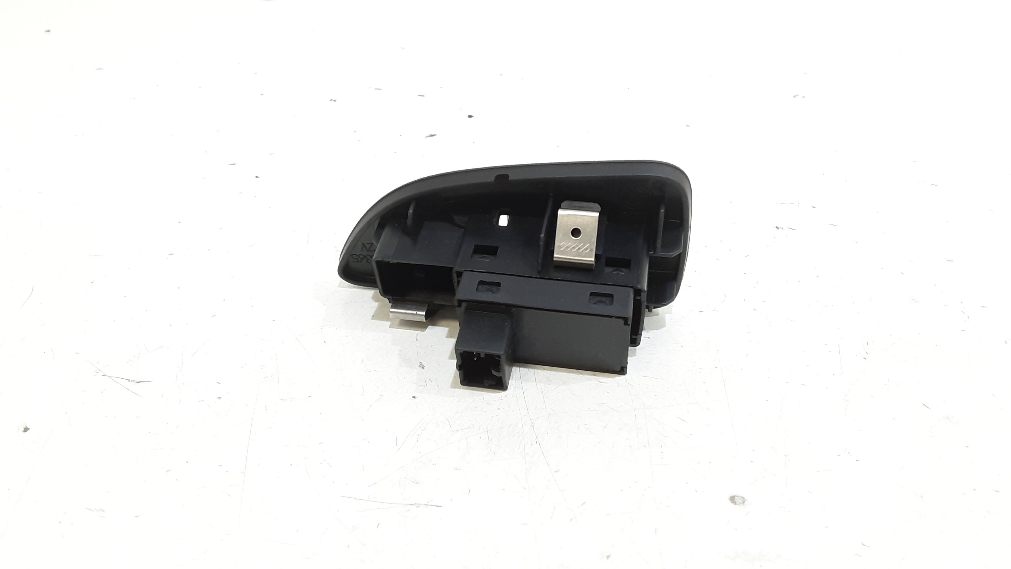 Interruttore Alzacristalli Porta Post. Destro 735441029 Usato