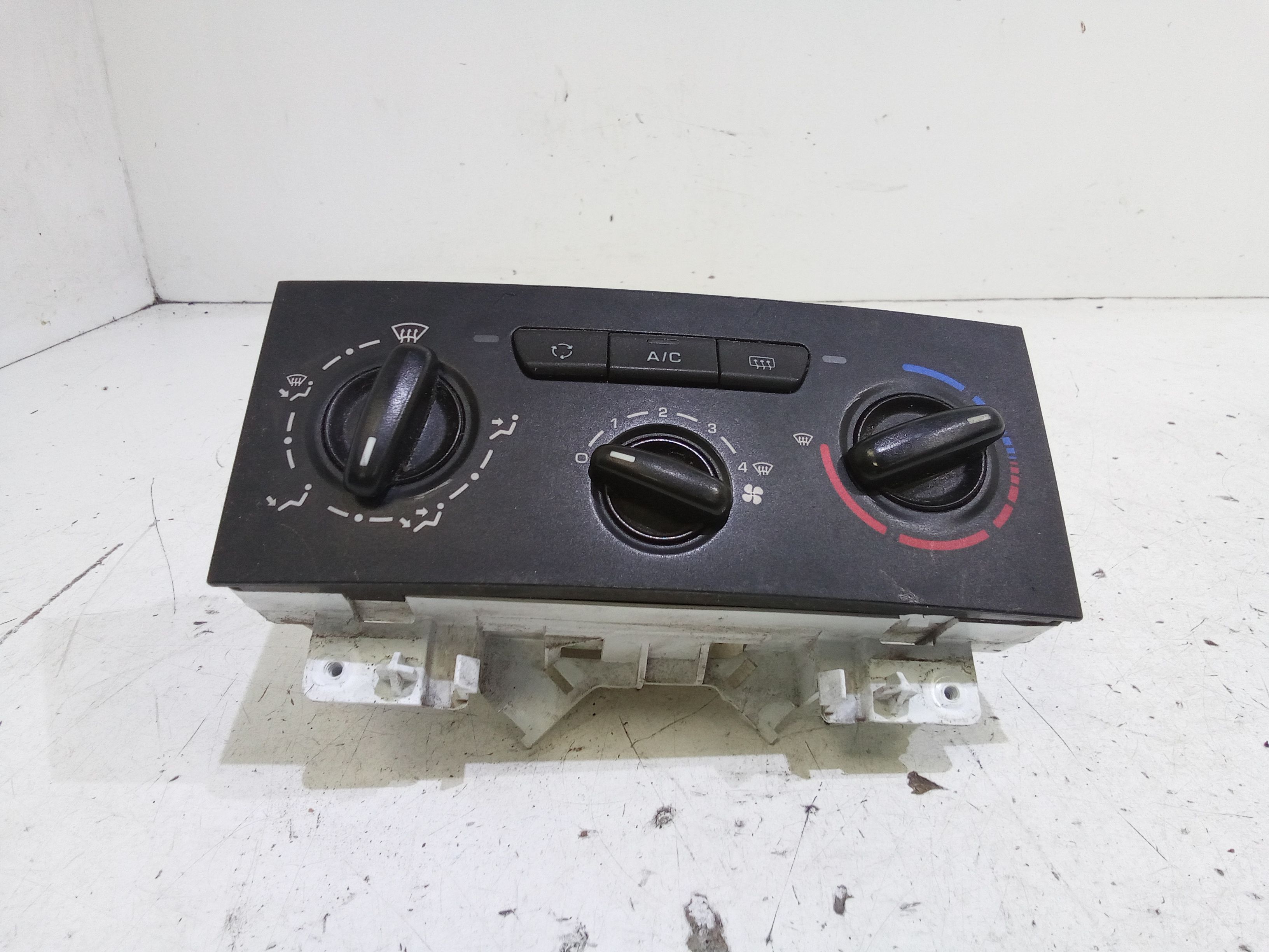 Quadro Portastrumenti Usato