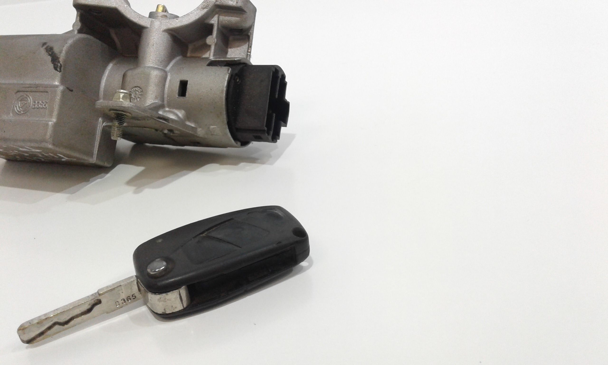 Commutatore Avviamento Con Cilindretti Serrature Usato