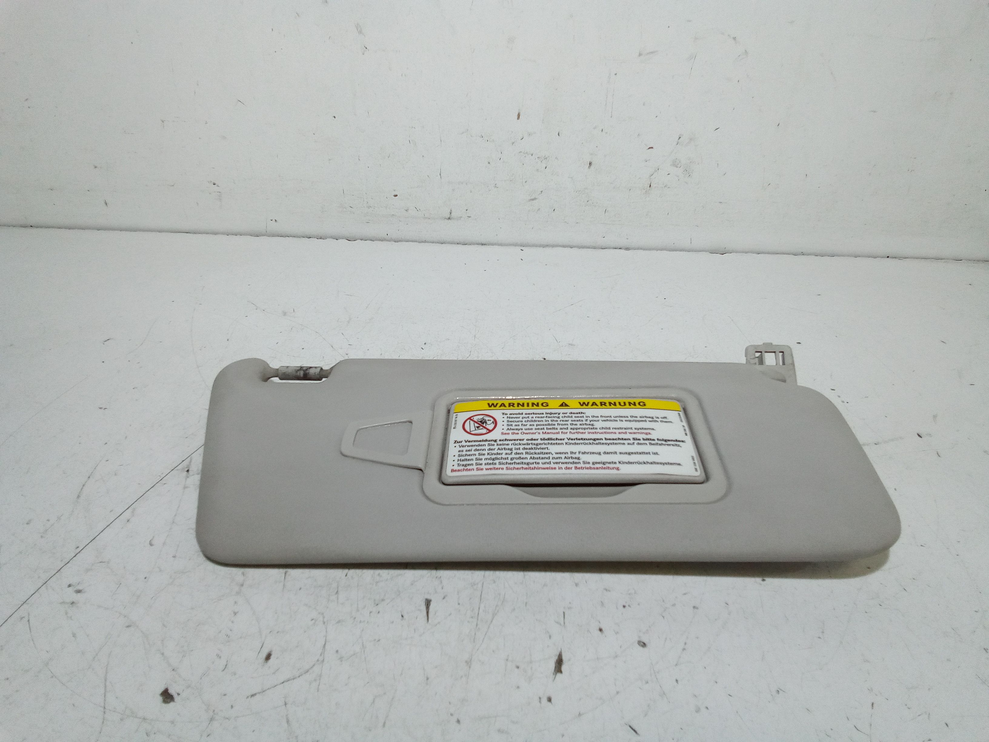 Aletta Parasole Parabrezza Destro A16981002107H48 Usato