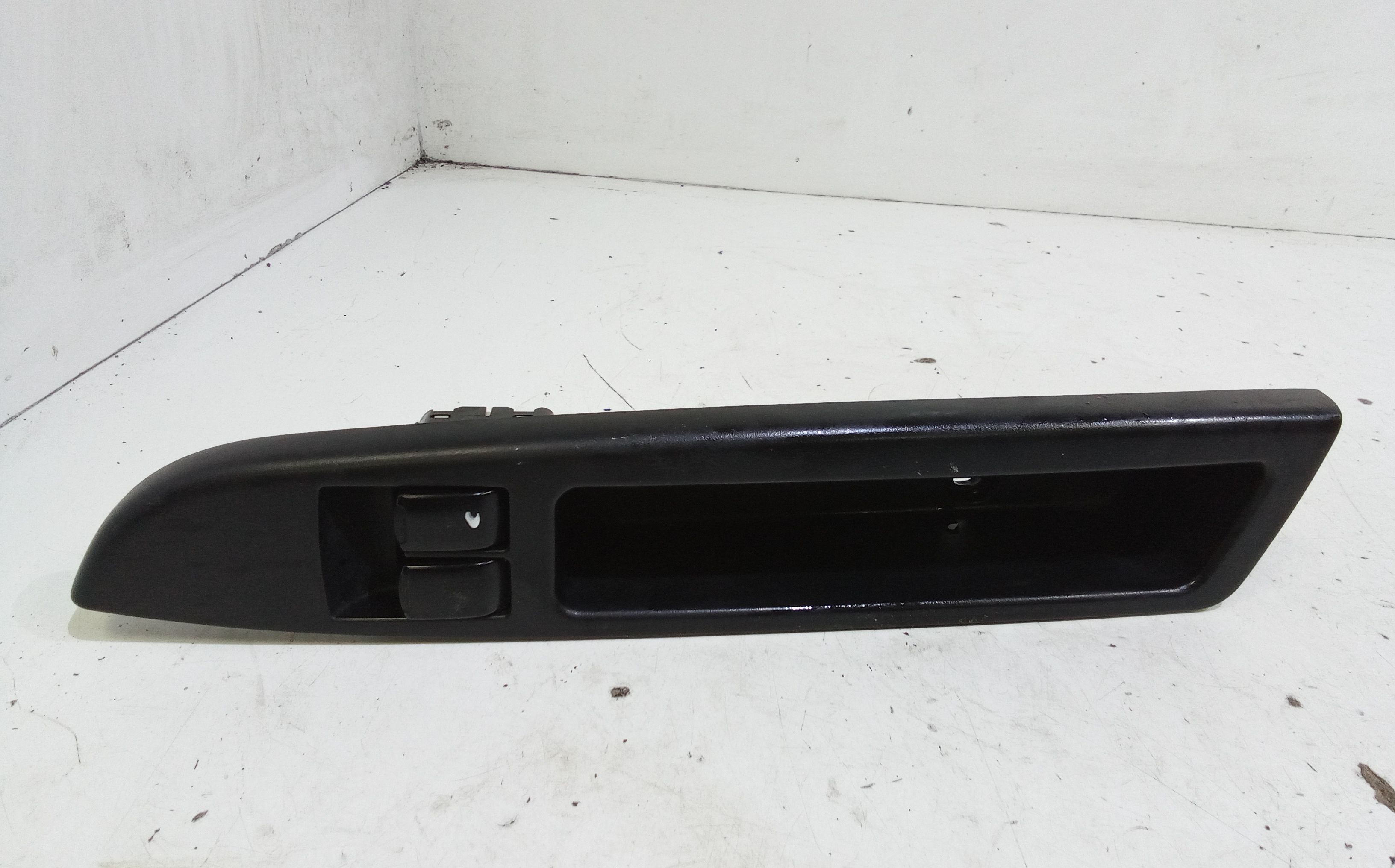 Interruttore Alzacristalli Porta Ant. Sinistro Usato