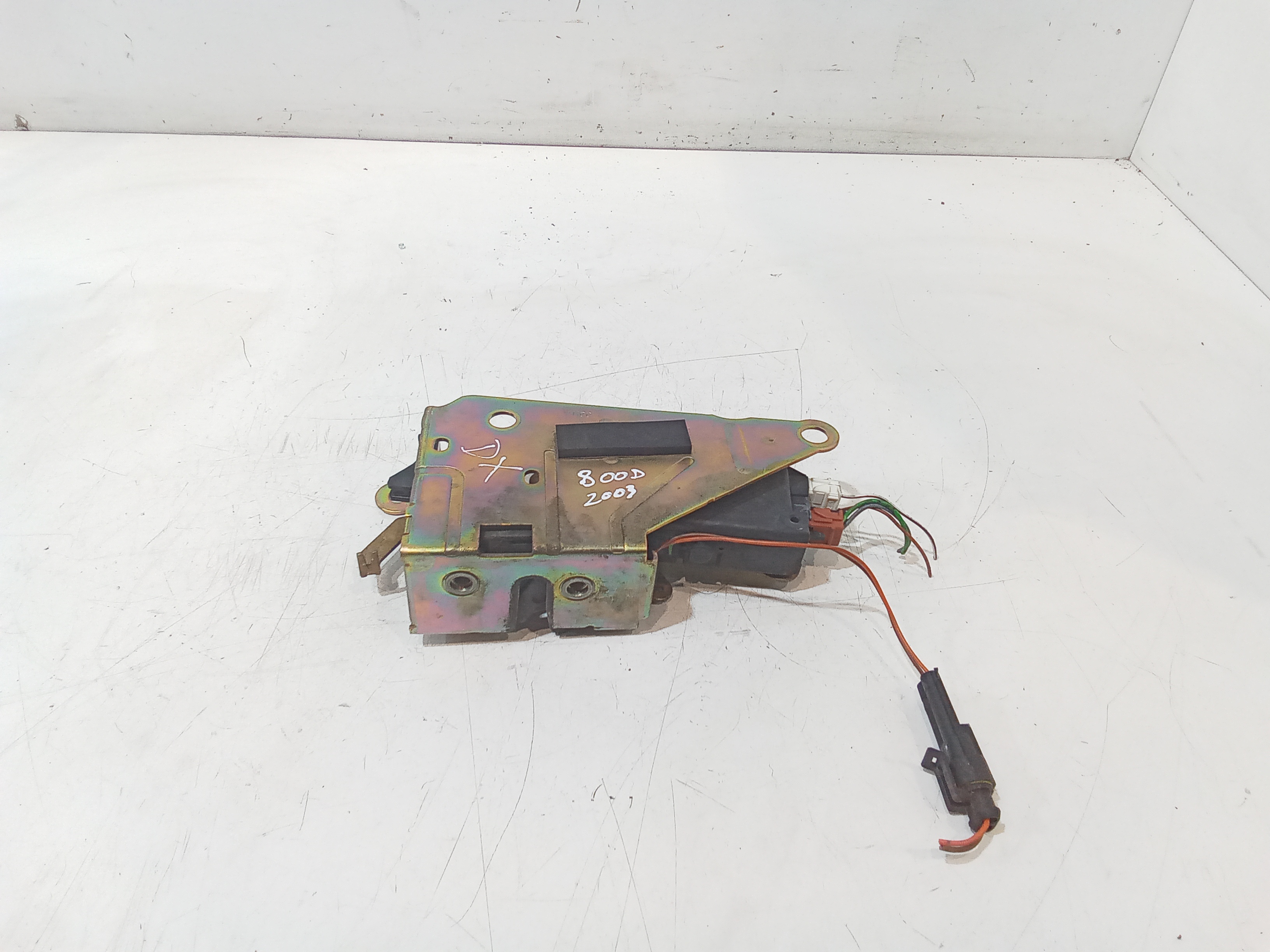 Serratura Porta Ant. Destro Q0002856V009000000 Usato