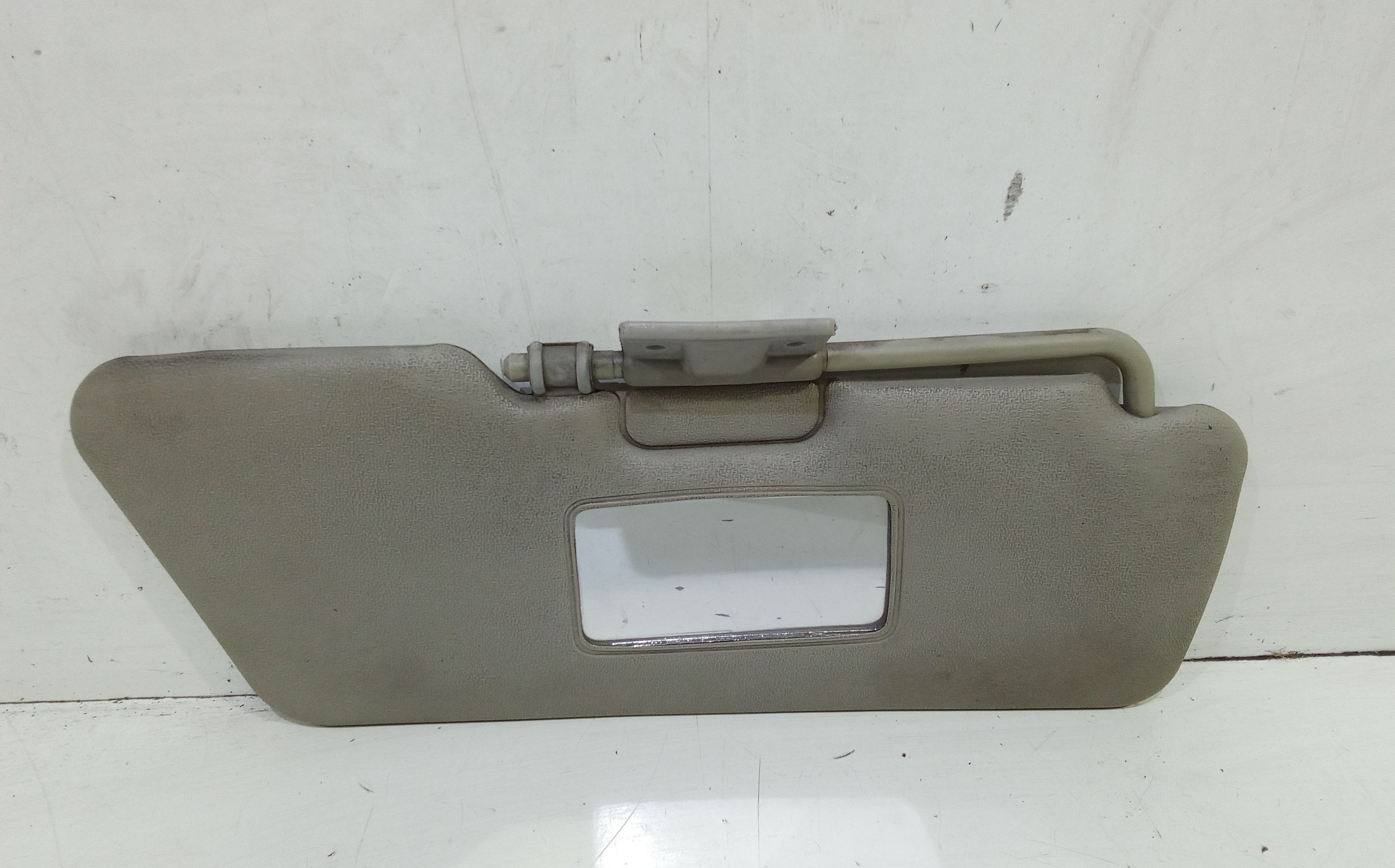 Aletta Parasole Parabrezza Destro 735244339 Usato