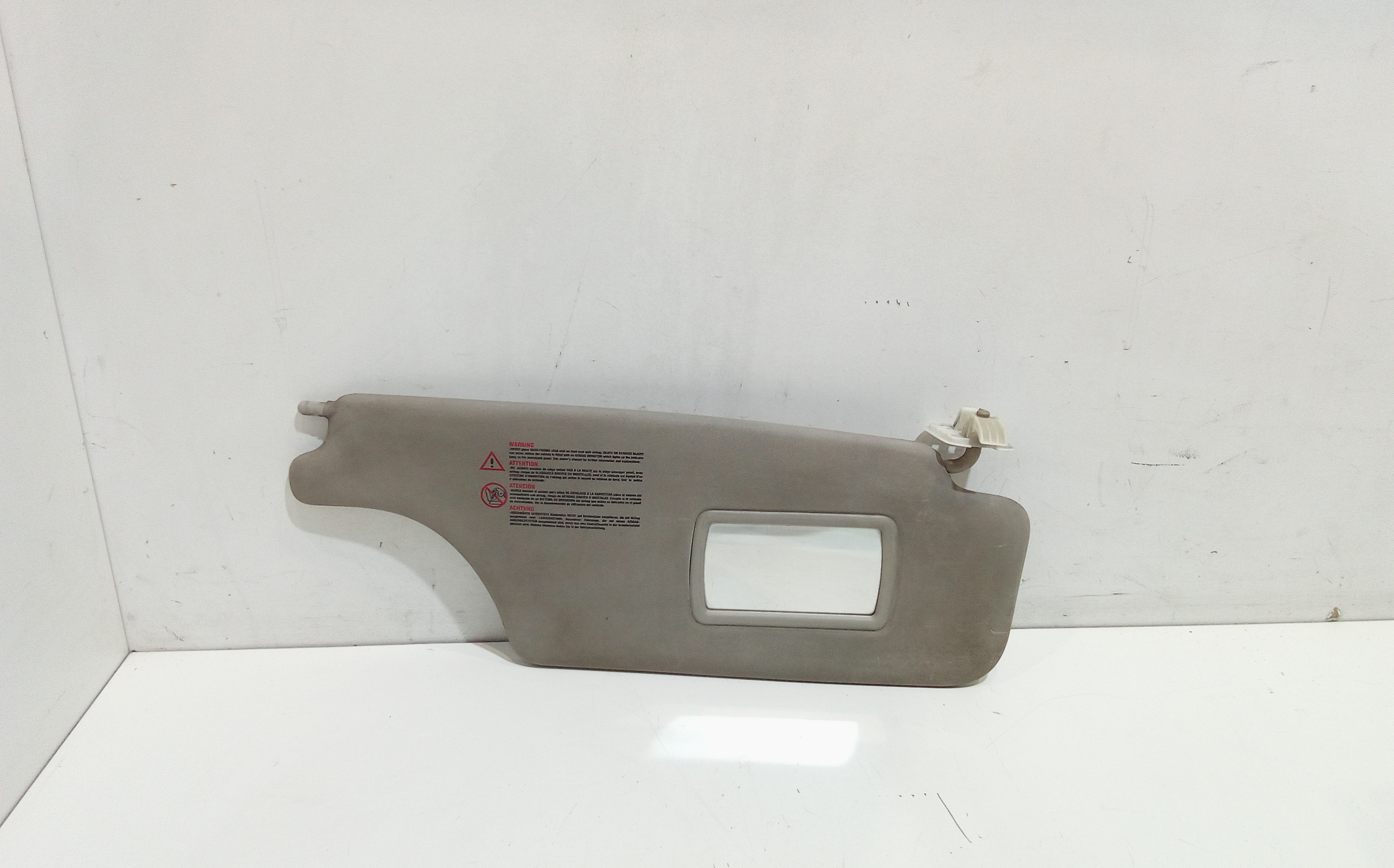 Aletta Parasole Parabrezza Destro 8200213199 Usato