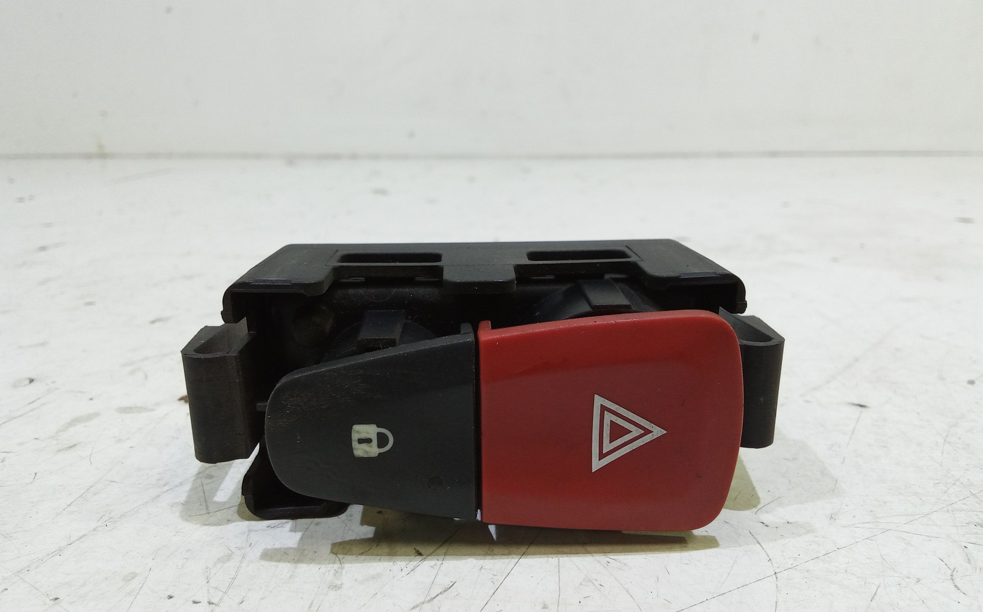 Interruttore Luci Emergenza 252100502R Usato