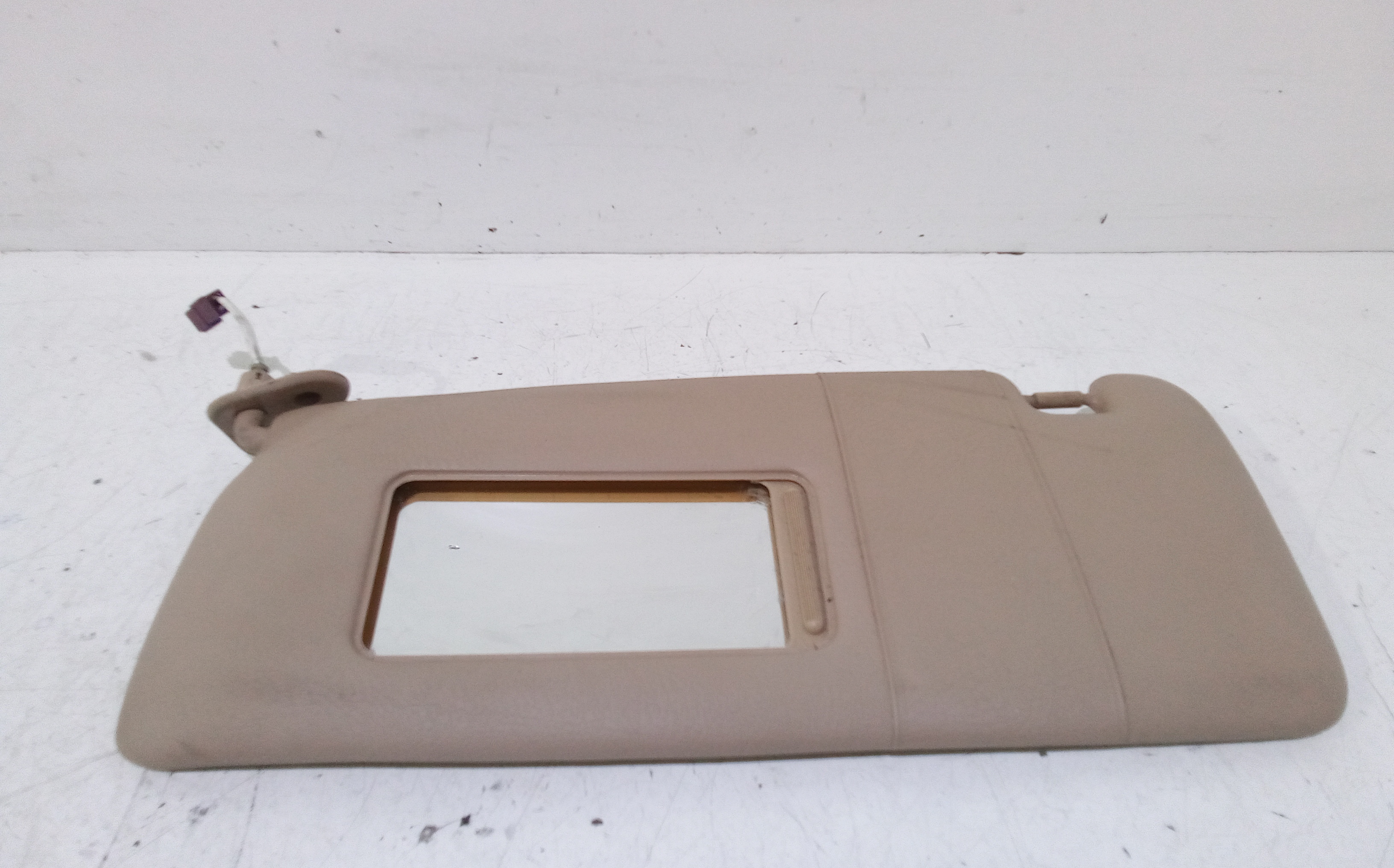 Aletta Parasole Parabrezza Sinistro 51162699047 Usato