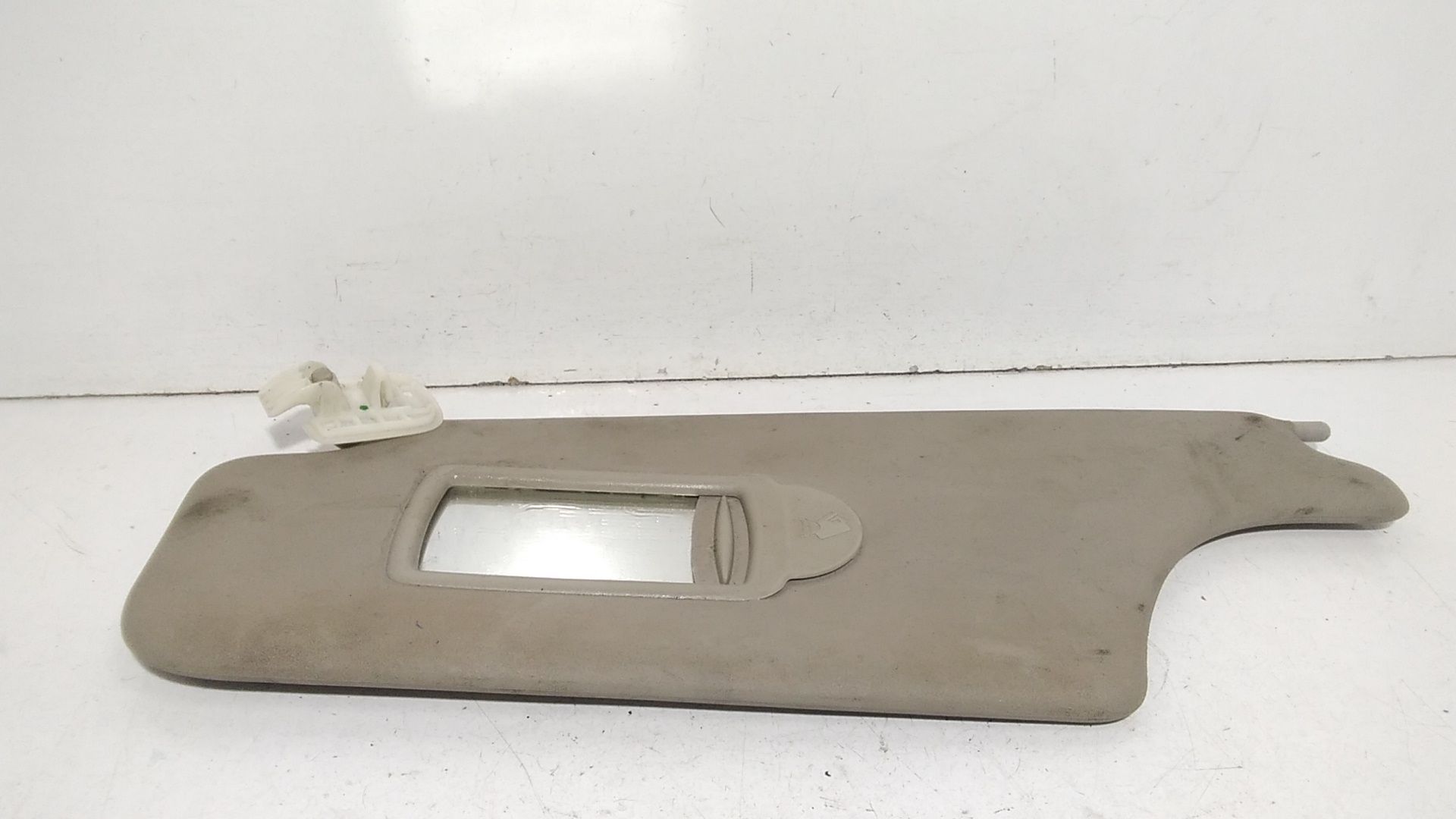 Aletta Parasole Parabrezza Sinistro 8200329035 Usato