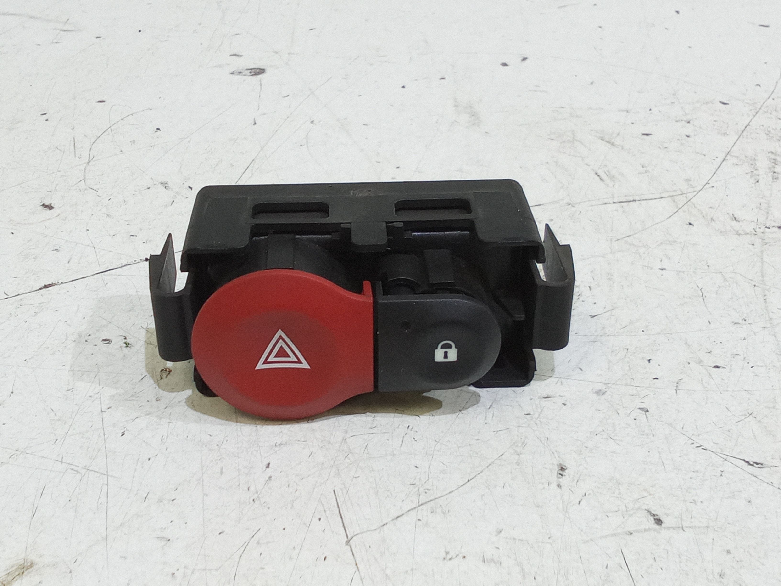 Interruttore Luci Emergenza 252103766R Usato