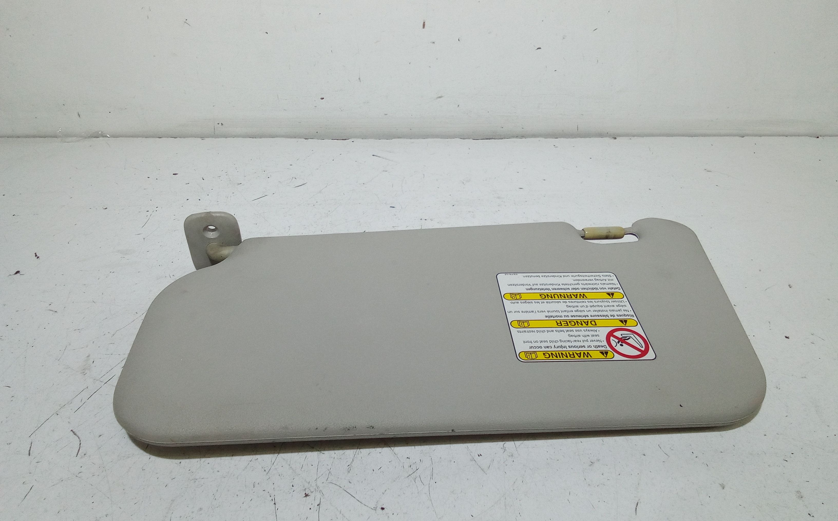 Aletta Parasole Parabrezza Destro DF7169270A75 Usato