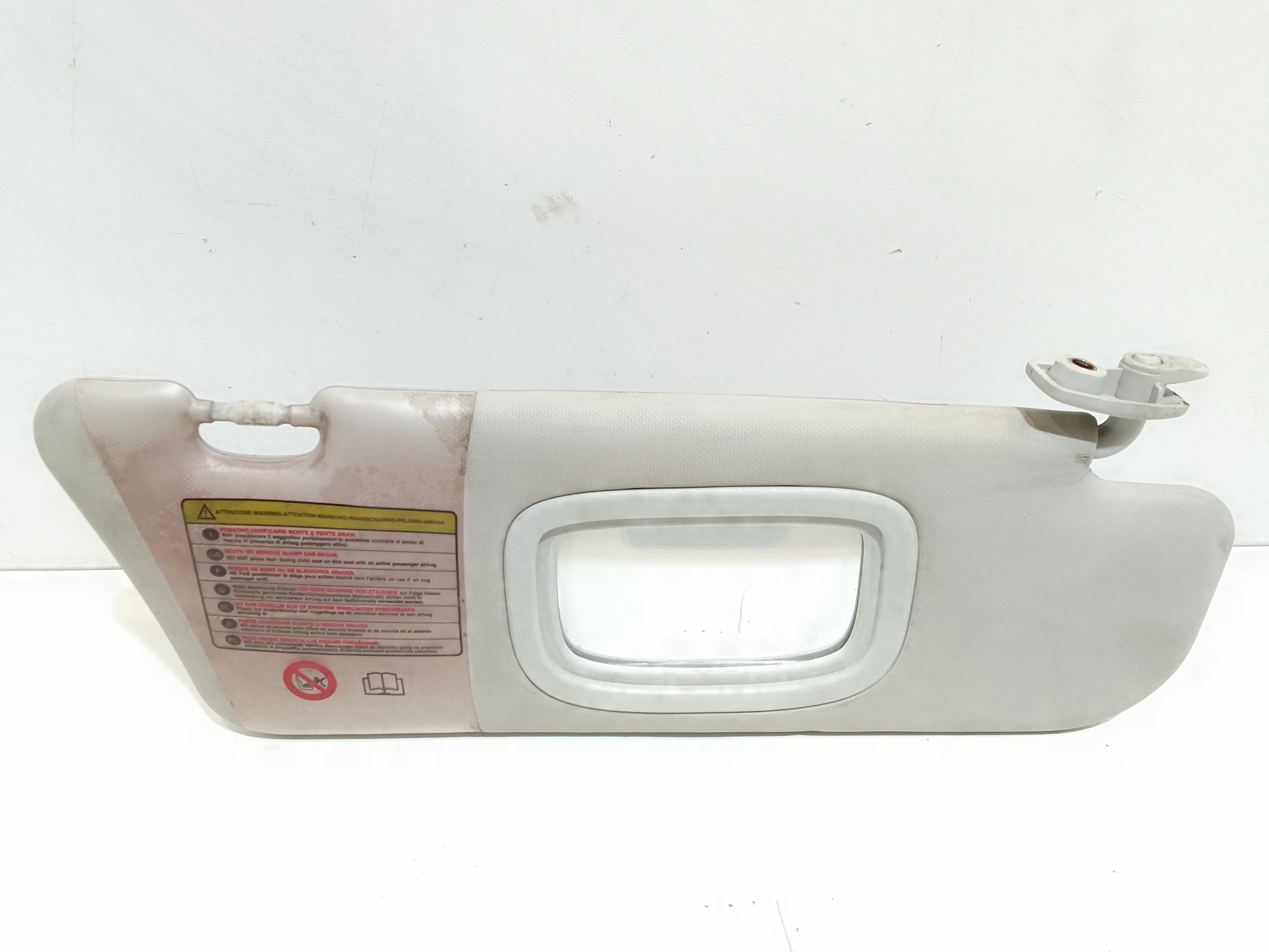 Aletta Parasole Parabrezza Destro 735420218 Usato