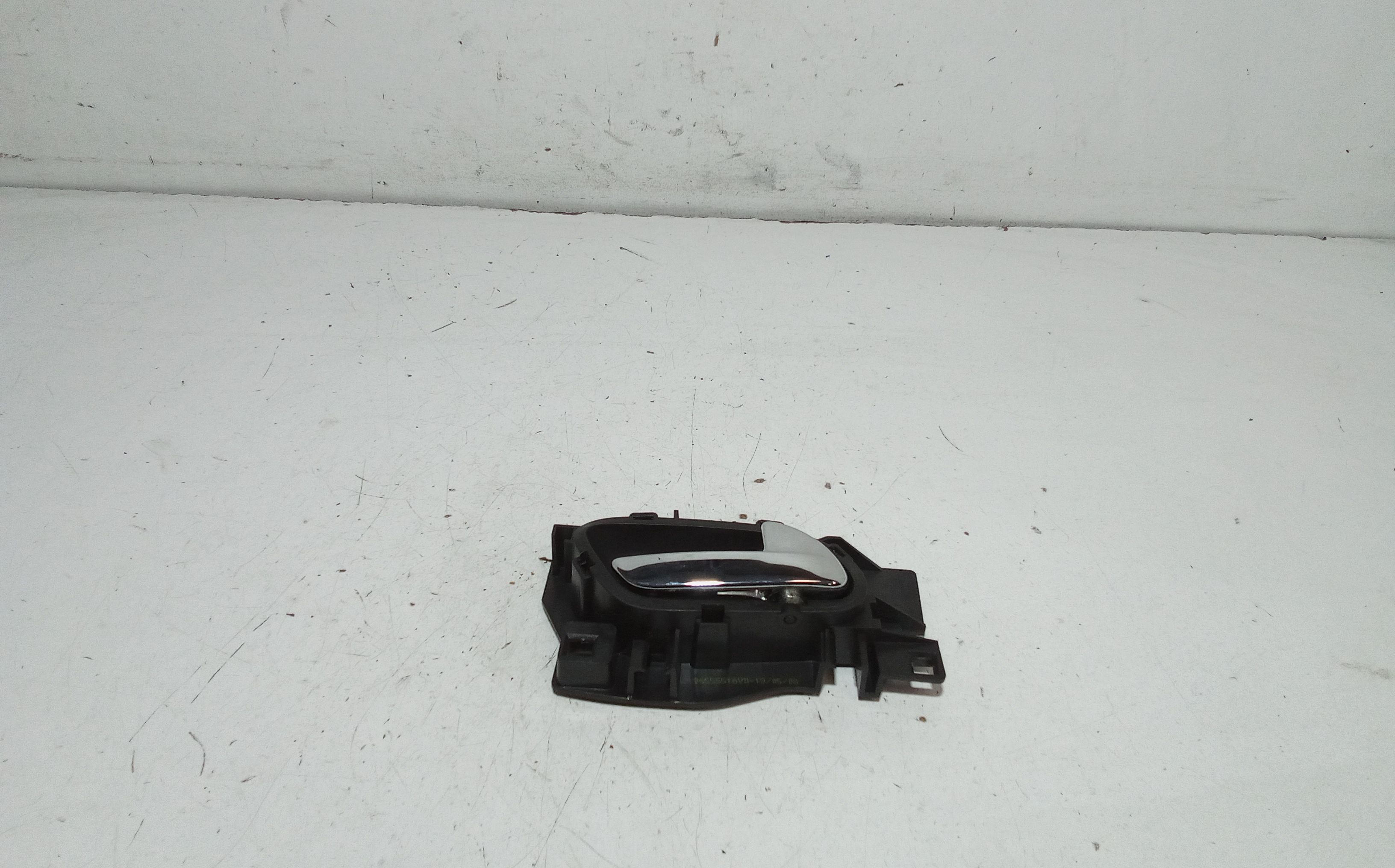 Maniglia Int. Apertura Porta Ant. Destro Usato