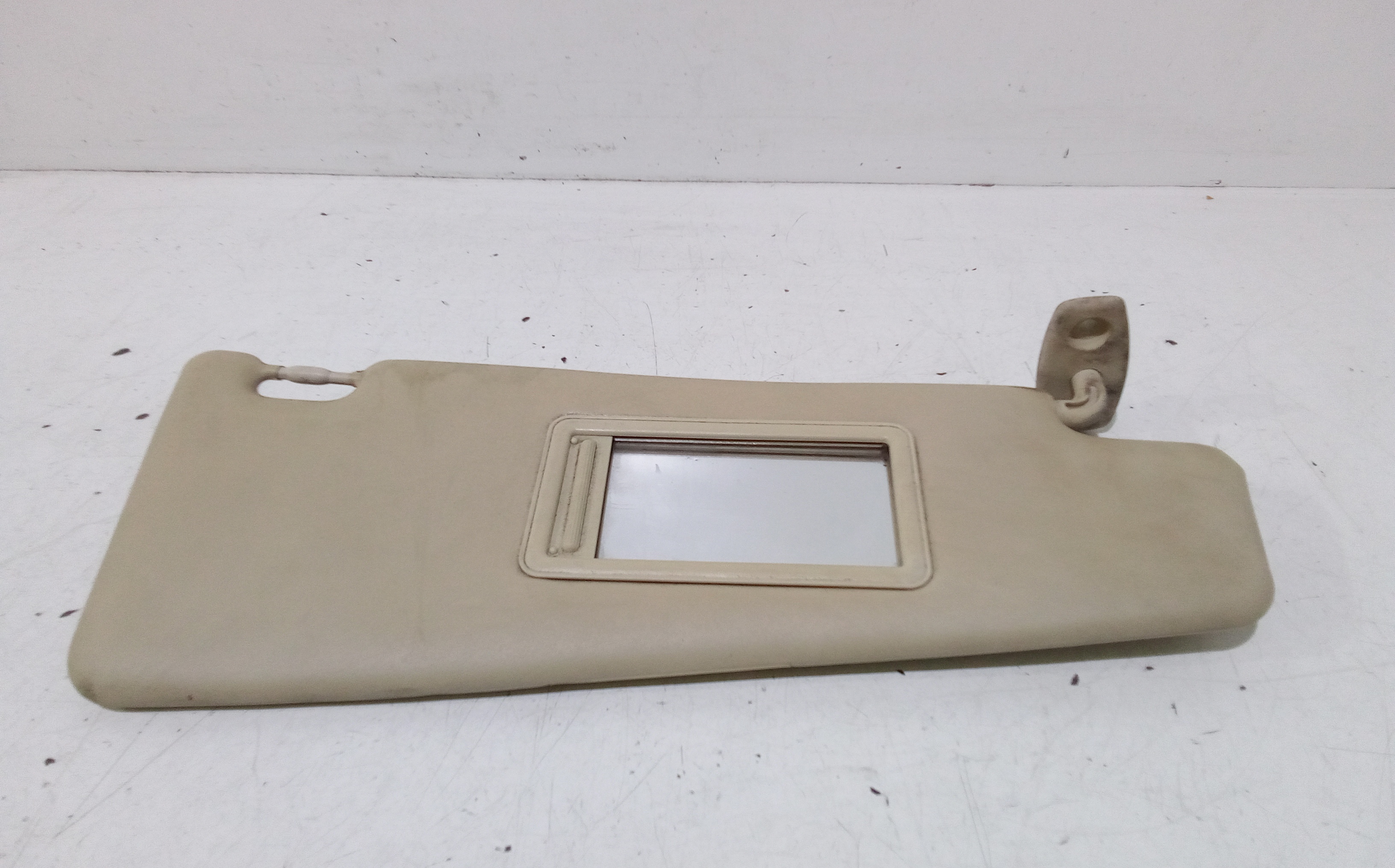 Aletta Parasole Parabrezza Destro 735383410 Usato