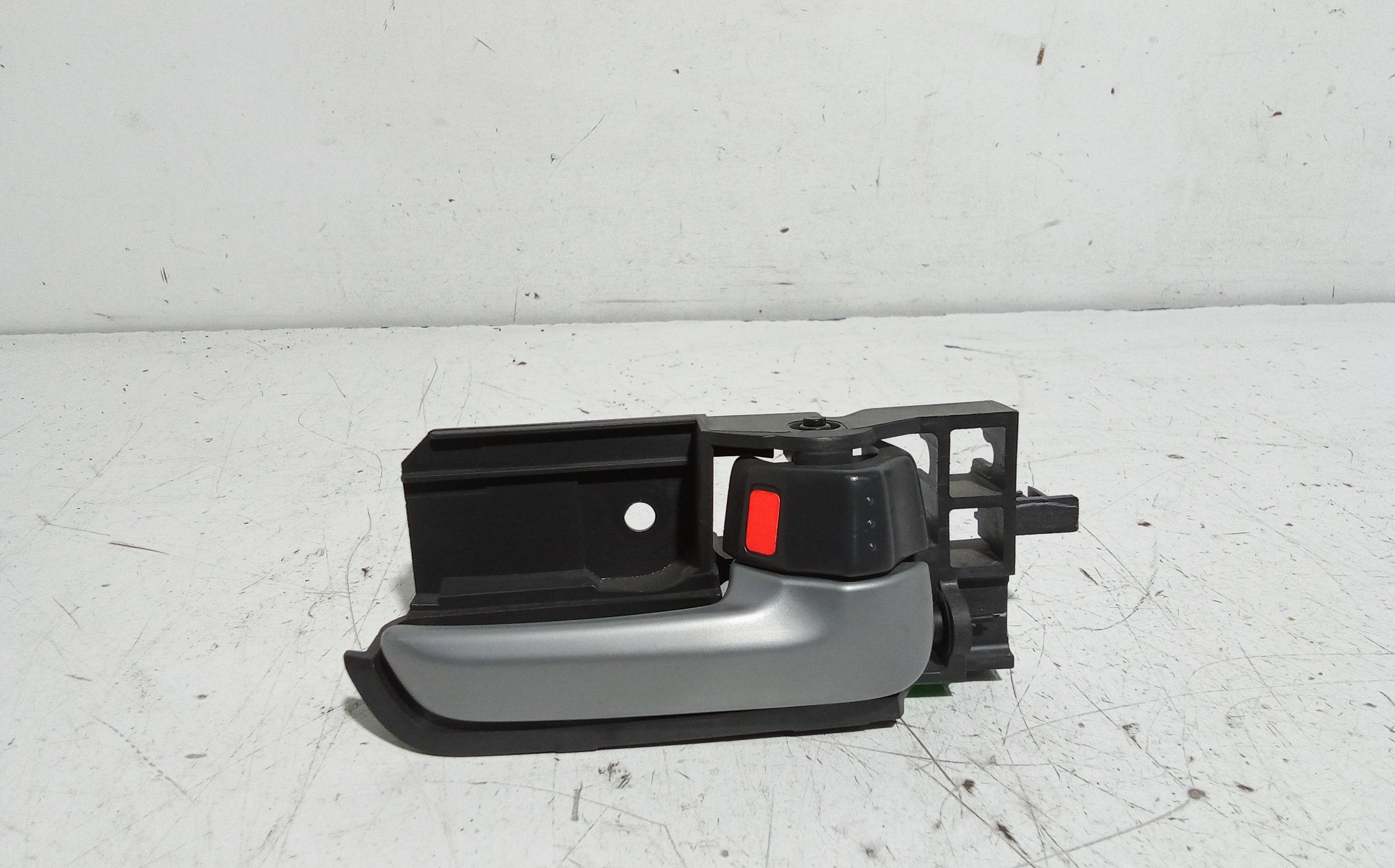 Maniglia Int. Apertura Porta Post. Destro 806704A00F Usato