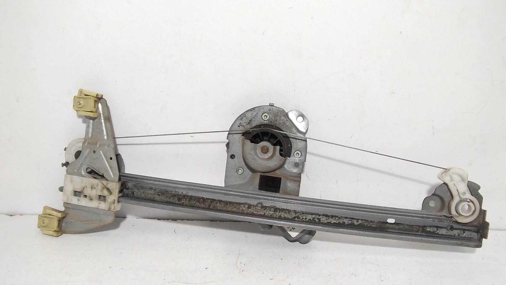 Alzacristallo Porta Ant. Destro 698100H010 Usato