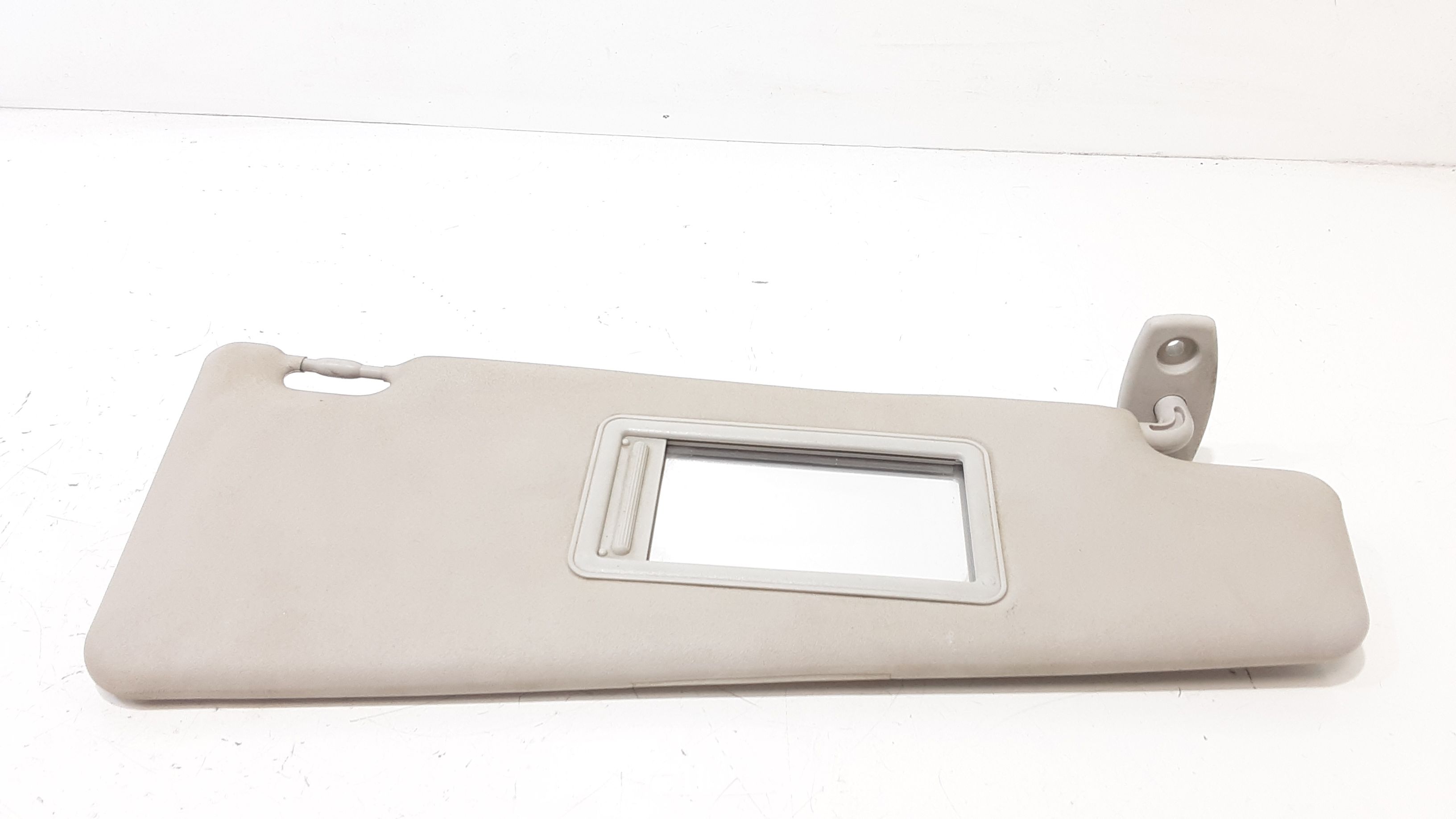 Aletta Parasole Parabrezza Destro 735361684 Usato