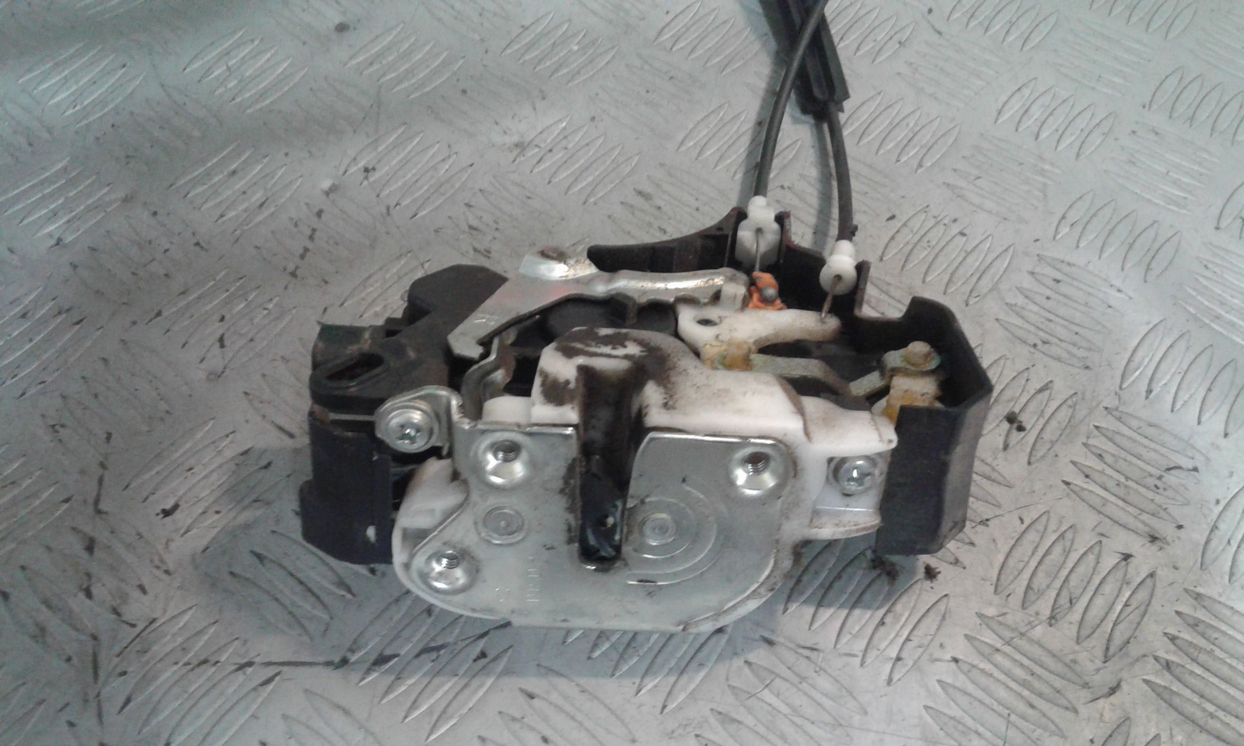 Serratura Porta Ant. Destro 5715A407 Usato