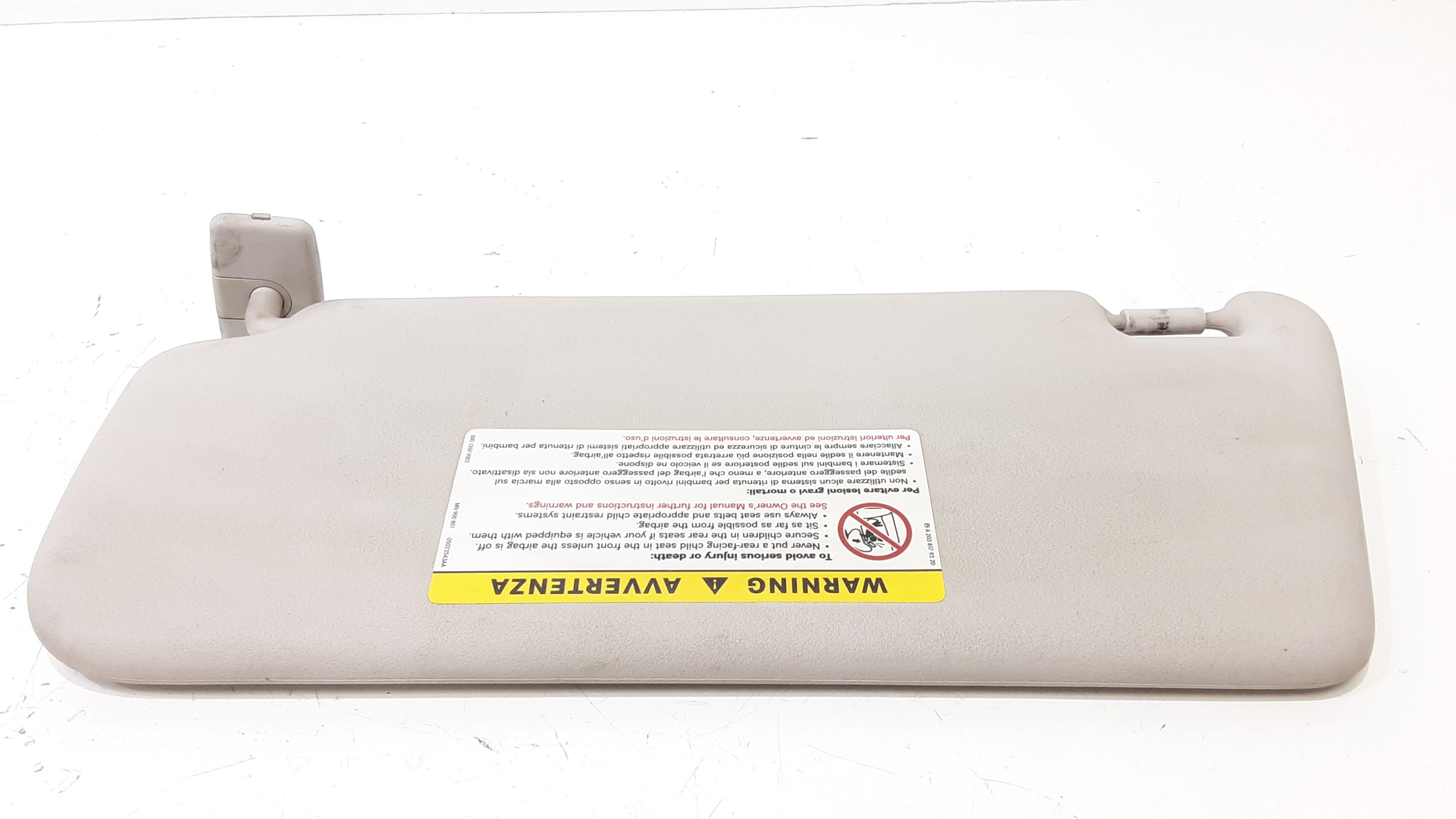 Aletta Parasole Parabrezza Destro A16981004107H48 Usato