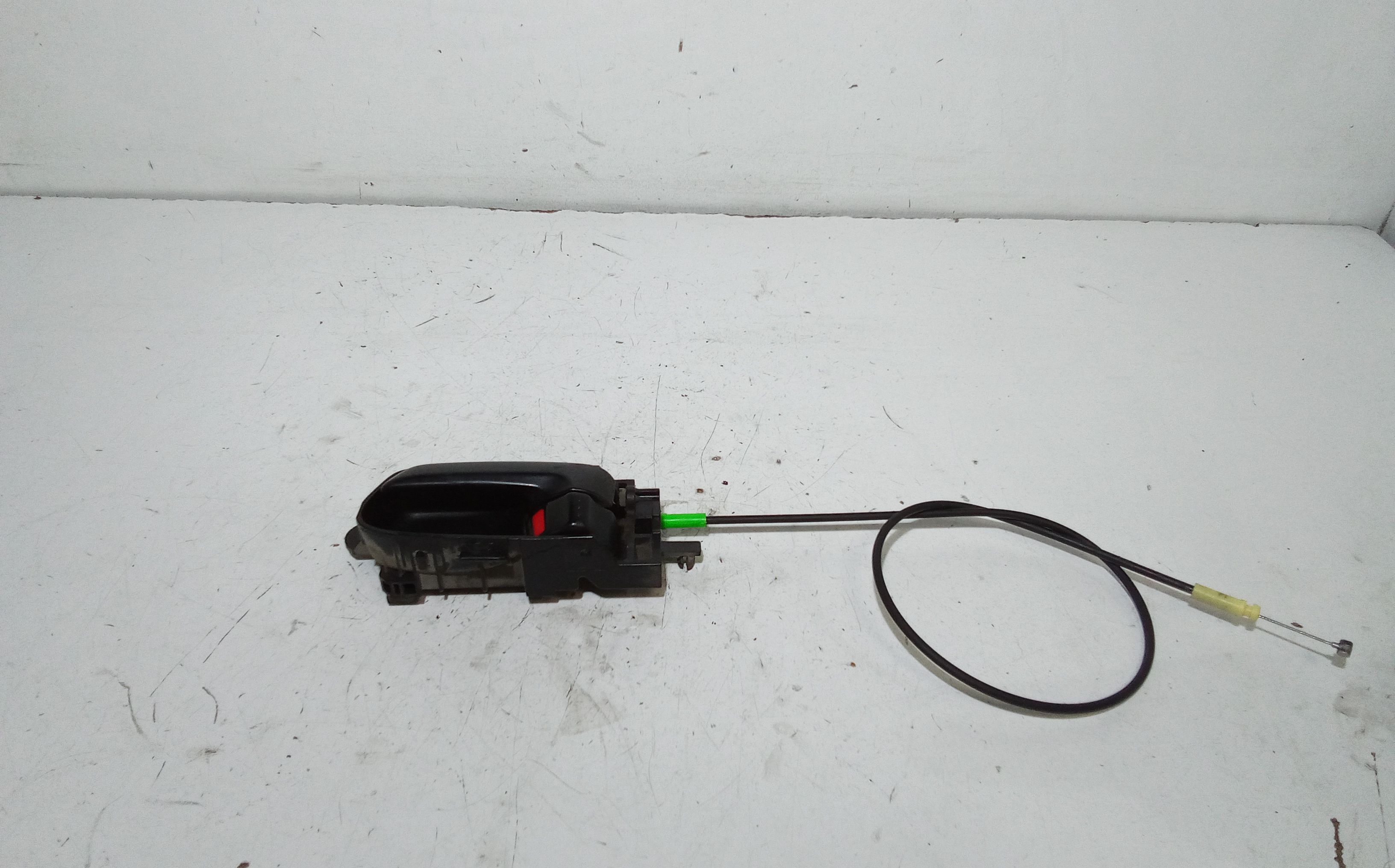 Maniglia Int. Apertura Porta Ant. Sinistro 8313065J005PK Usato