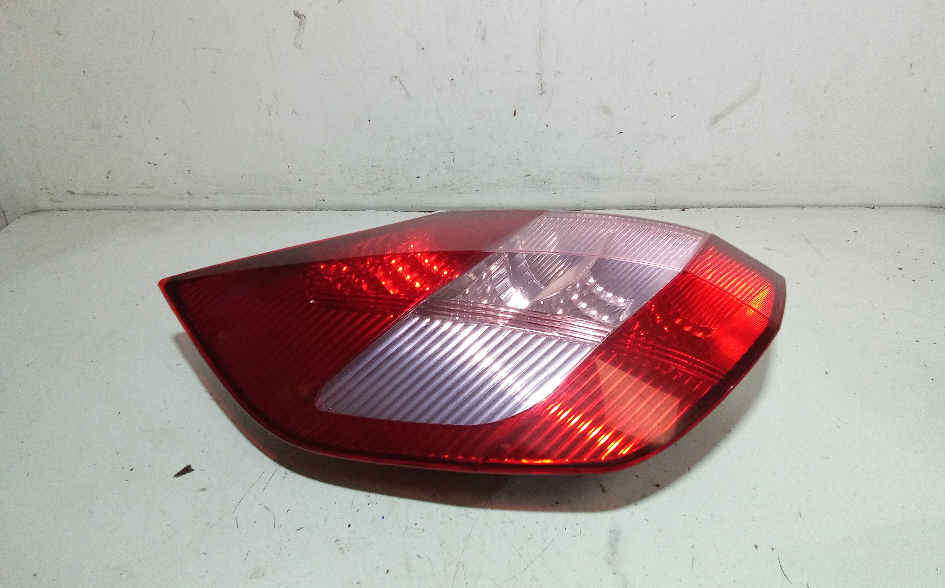 Fanale Post. Sinistro 8200127704 Usato