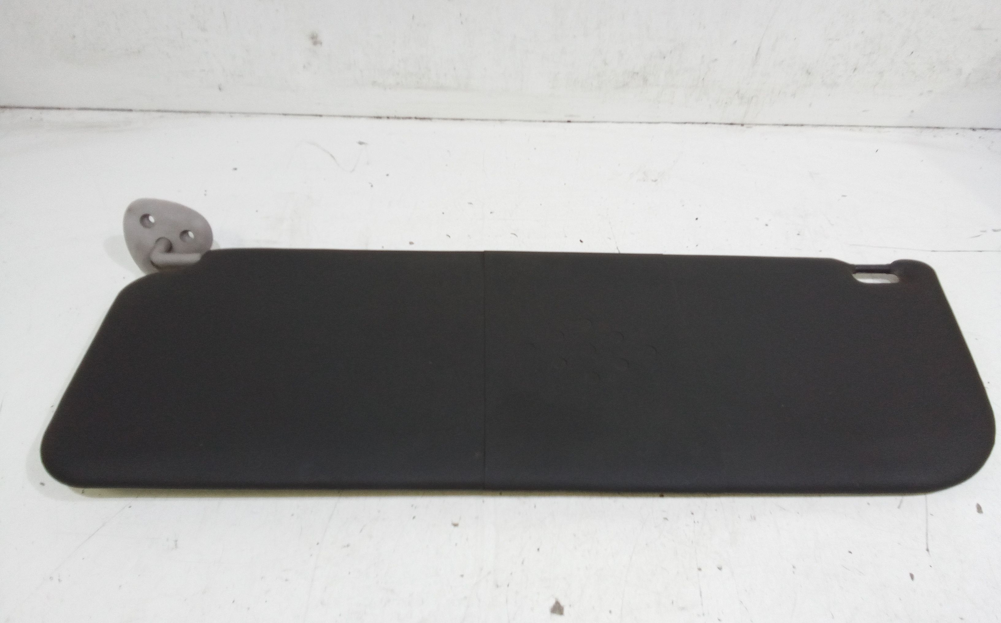 Aletta Parasole Parabrezza Sinistro 1370962 Usato