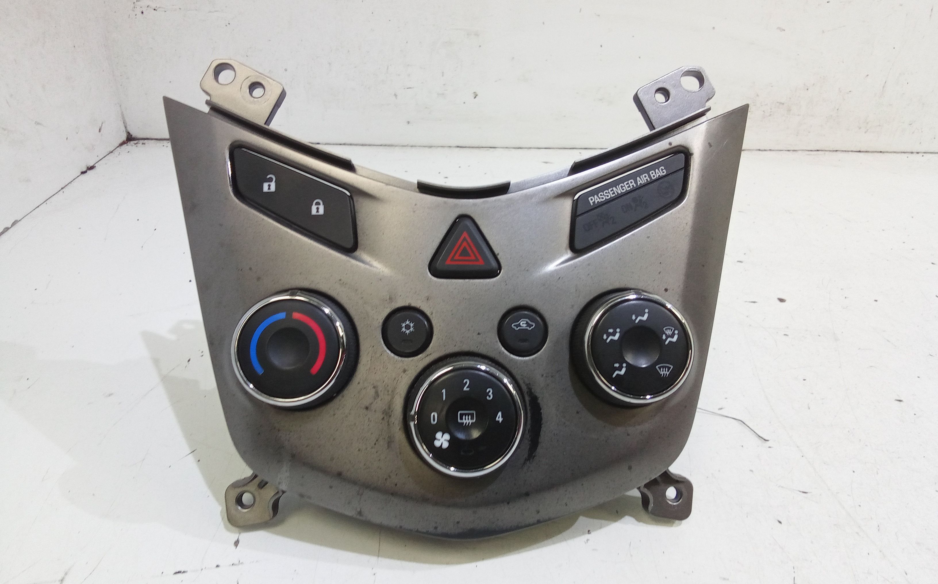 Blocco Comando Climatizzazione 95189625 Usato