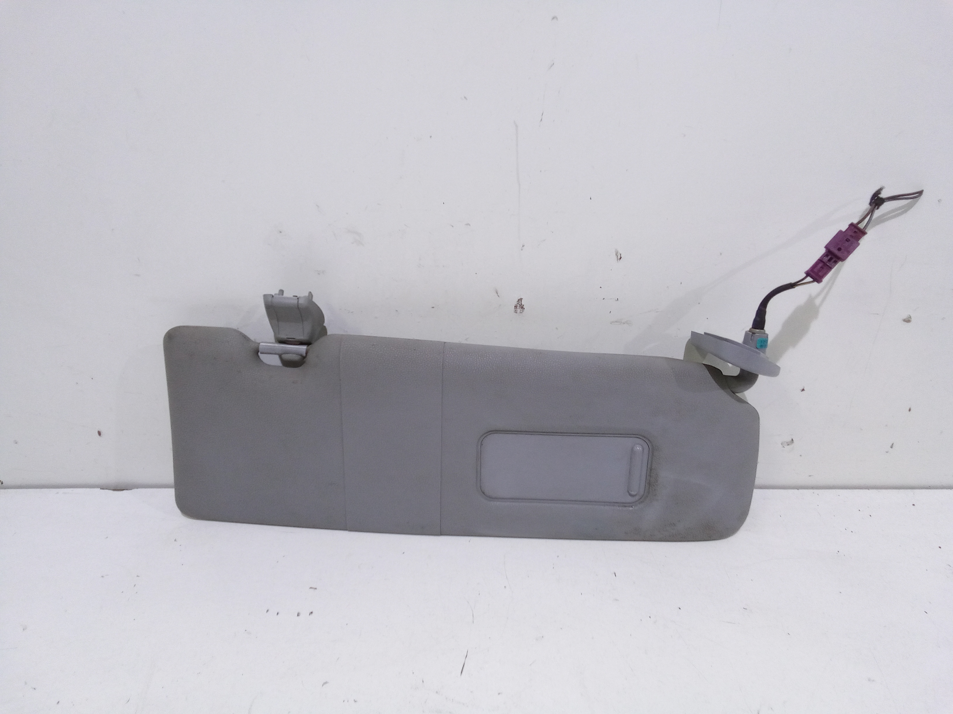 Aletta Parasole Parabrezza Destro 51167252504 Usato