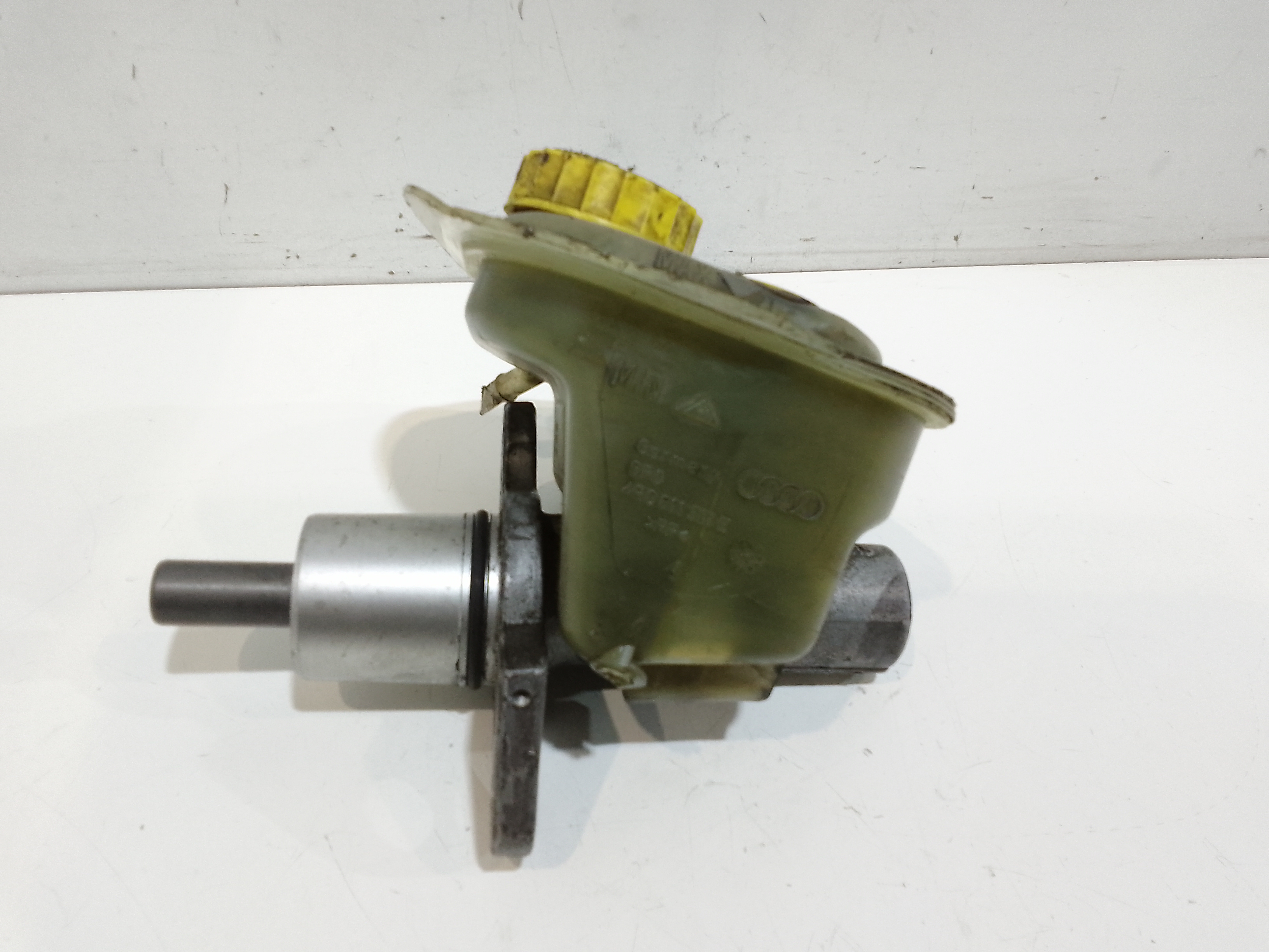 Pompa Comando Freni 4D0611021B Usato