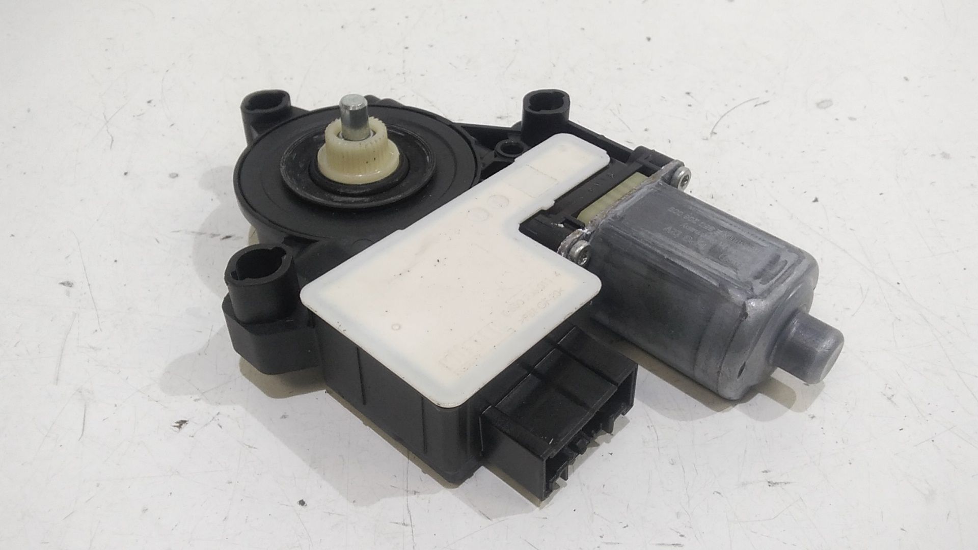 Motorino Alzacristallo Porta Ant. Destro 2Q2959406E Usato