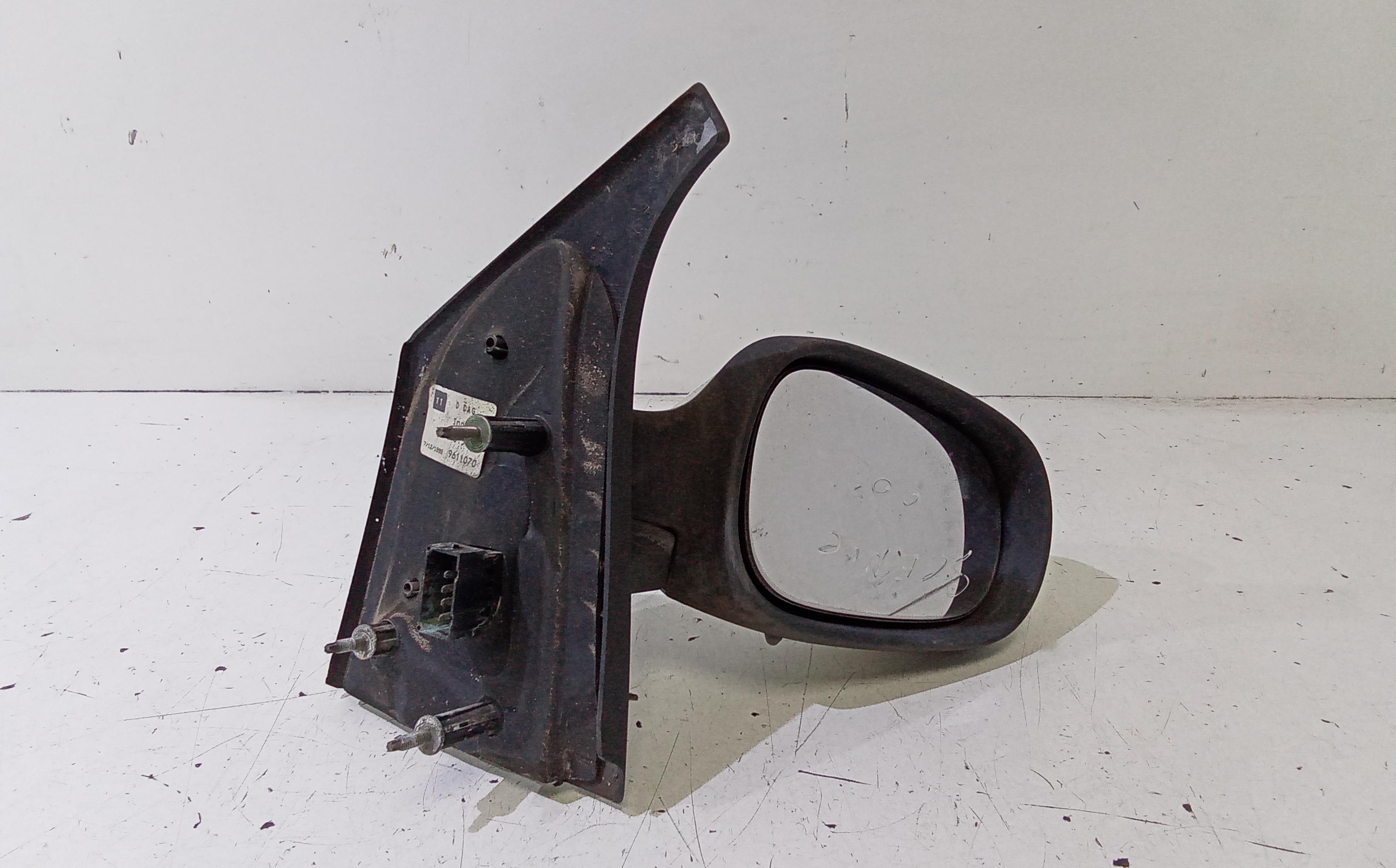 Retrovisore Est. Destro Usato