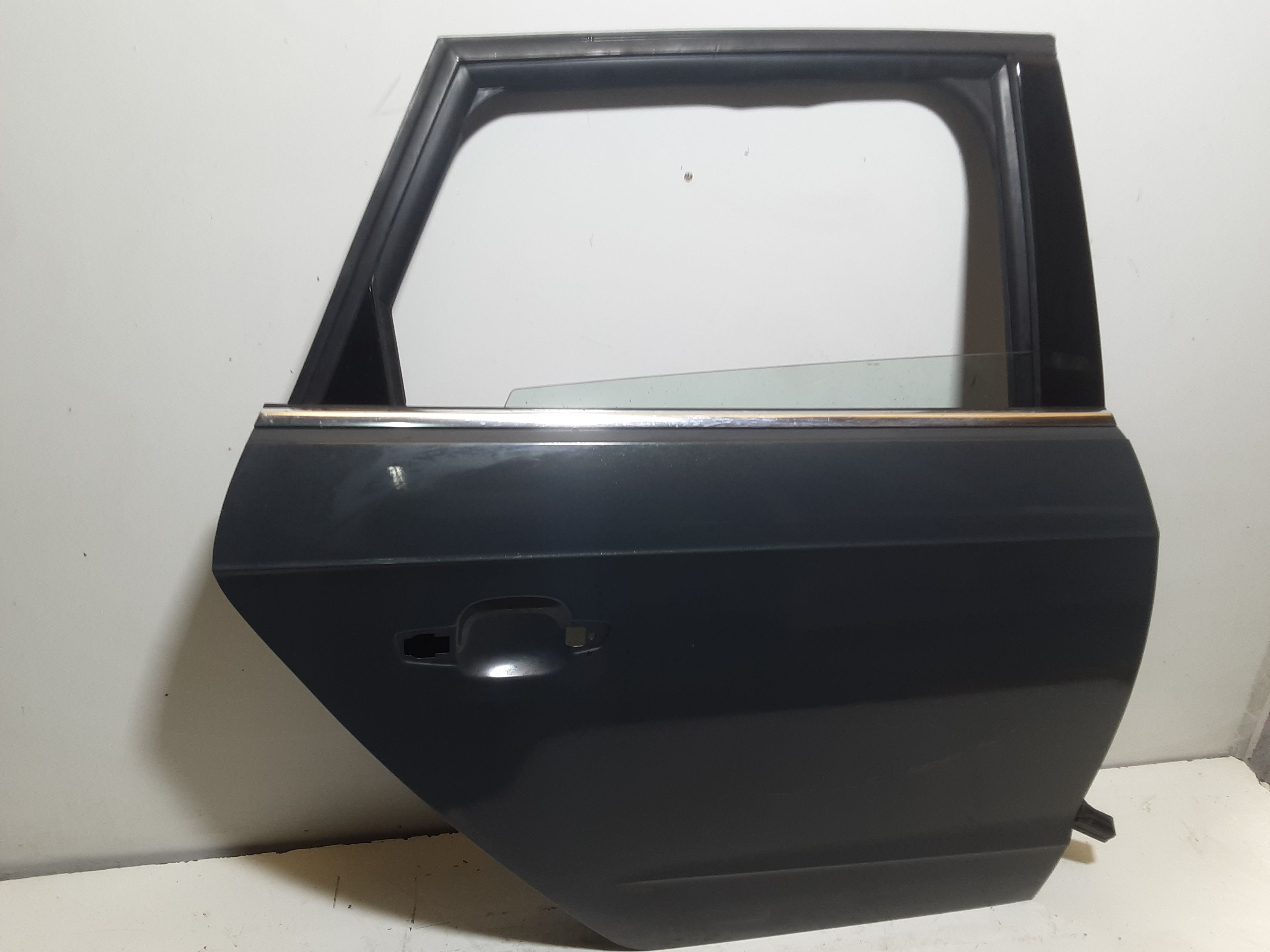 Porta Post. Destro 8V4833052E Usato