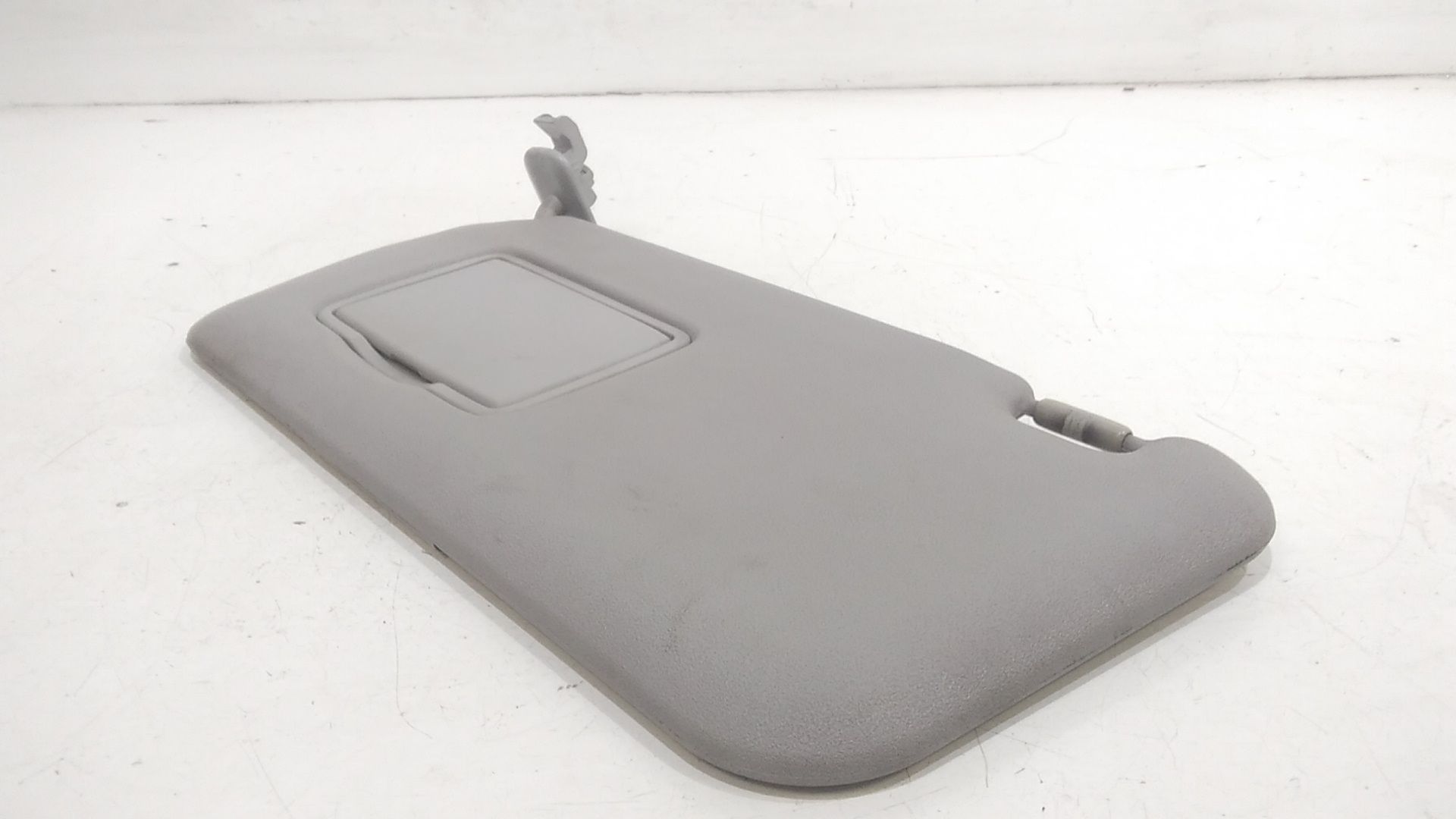 Aletta Parasole Parabrezza Sinistro 1K0857551N2F4 Usato